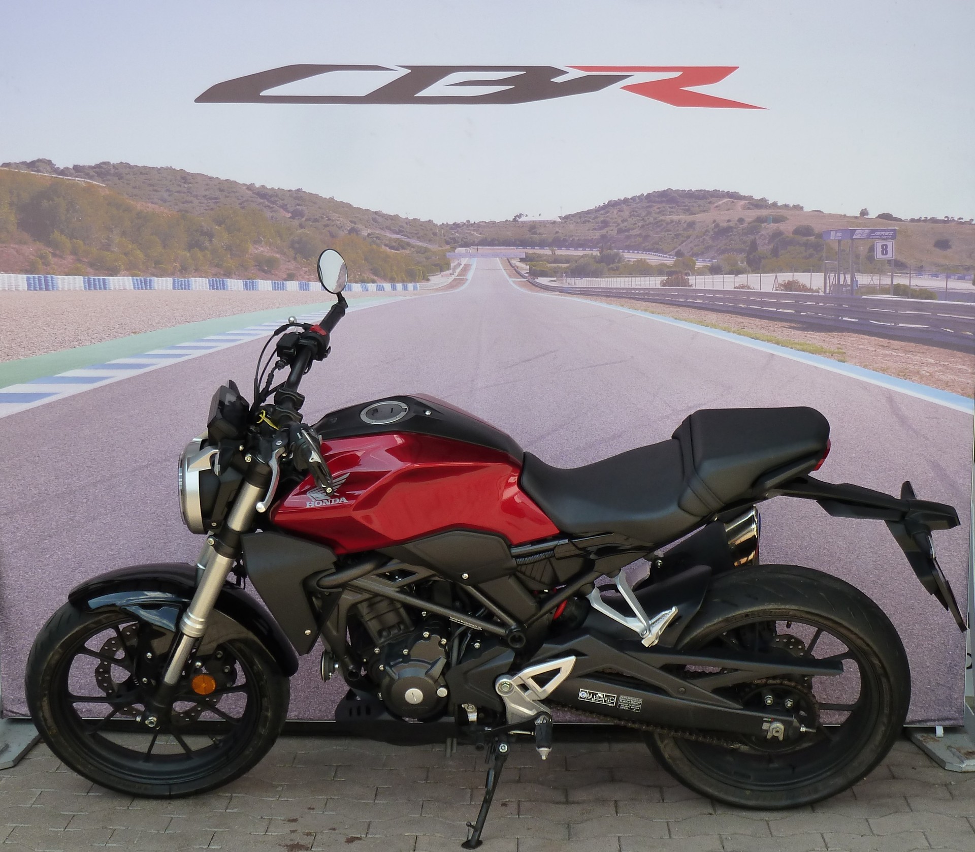 HONDA CB 300 R-showroom-element-2