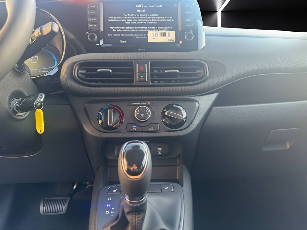 HYUNDAI i10 1.2 Amplia Aut.-image-10