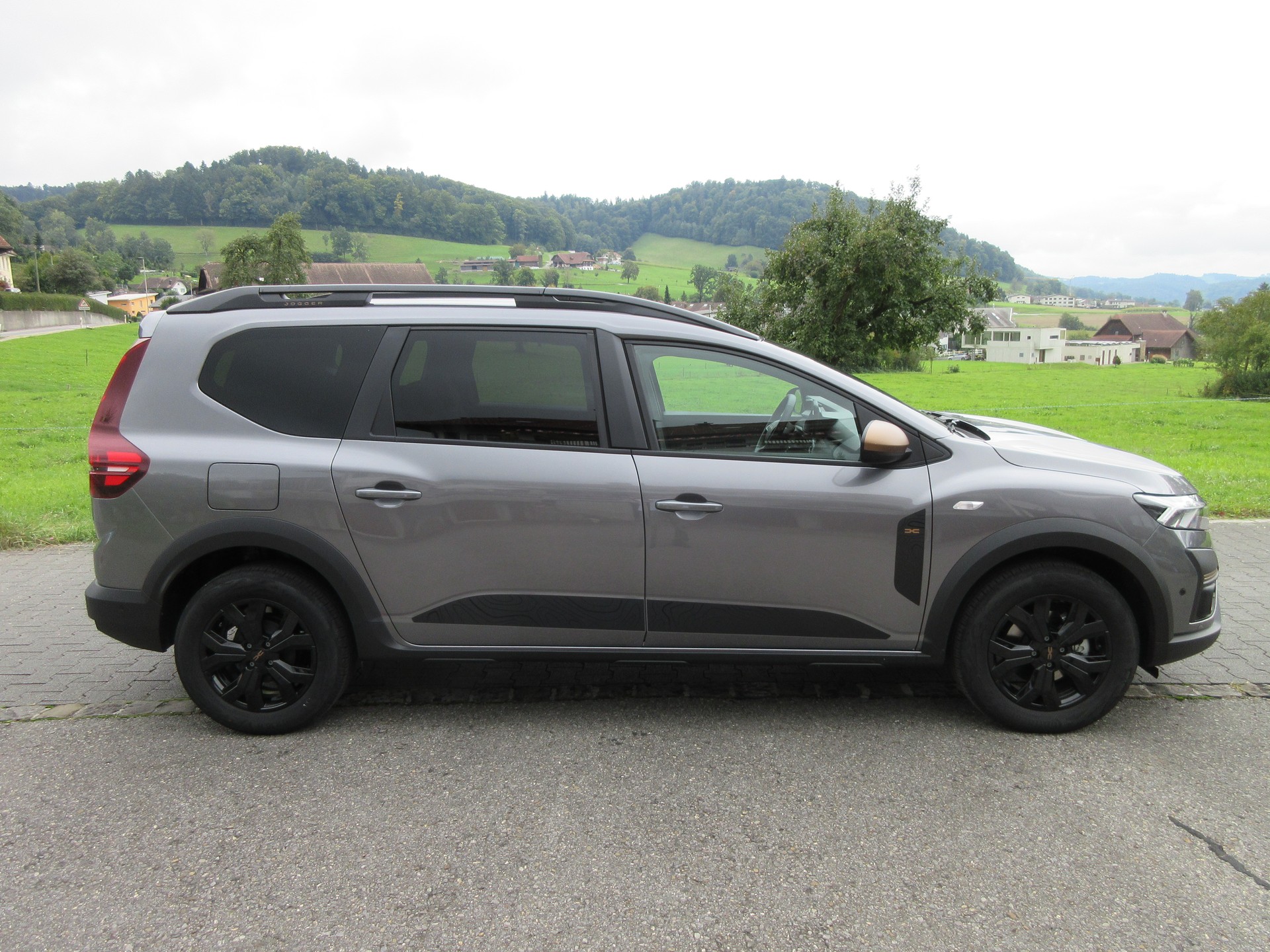 DACIA Jogger HEV 140 Extreme+ / 5 Jahre Garantie/100'000 Km