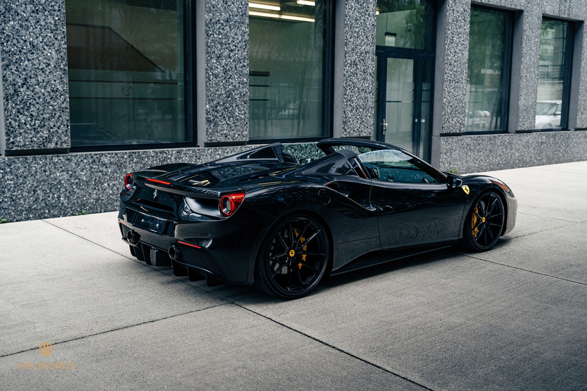 FERRARI 488 Spider 3.9 V8-image-3
