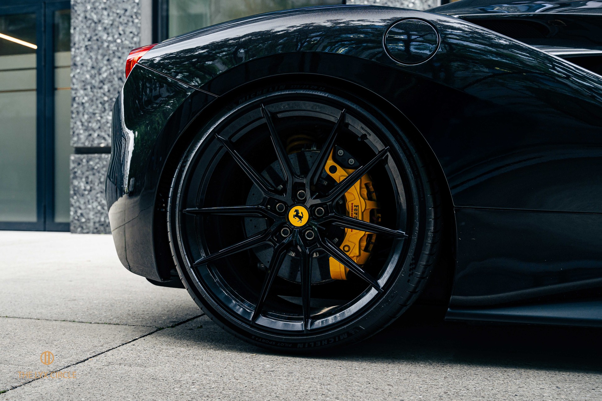 FERRARI 488 Spider 3.9 V8-image-8