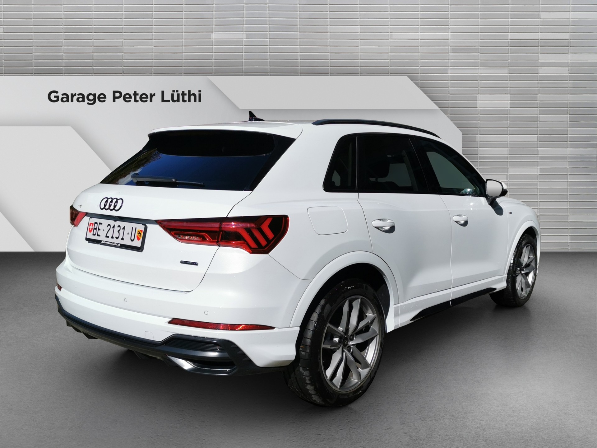 AUDI Q3 35 TDI S line quattro S-tronic-image-1
