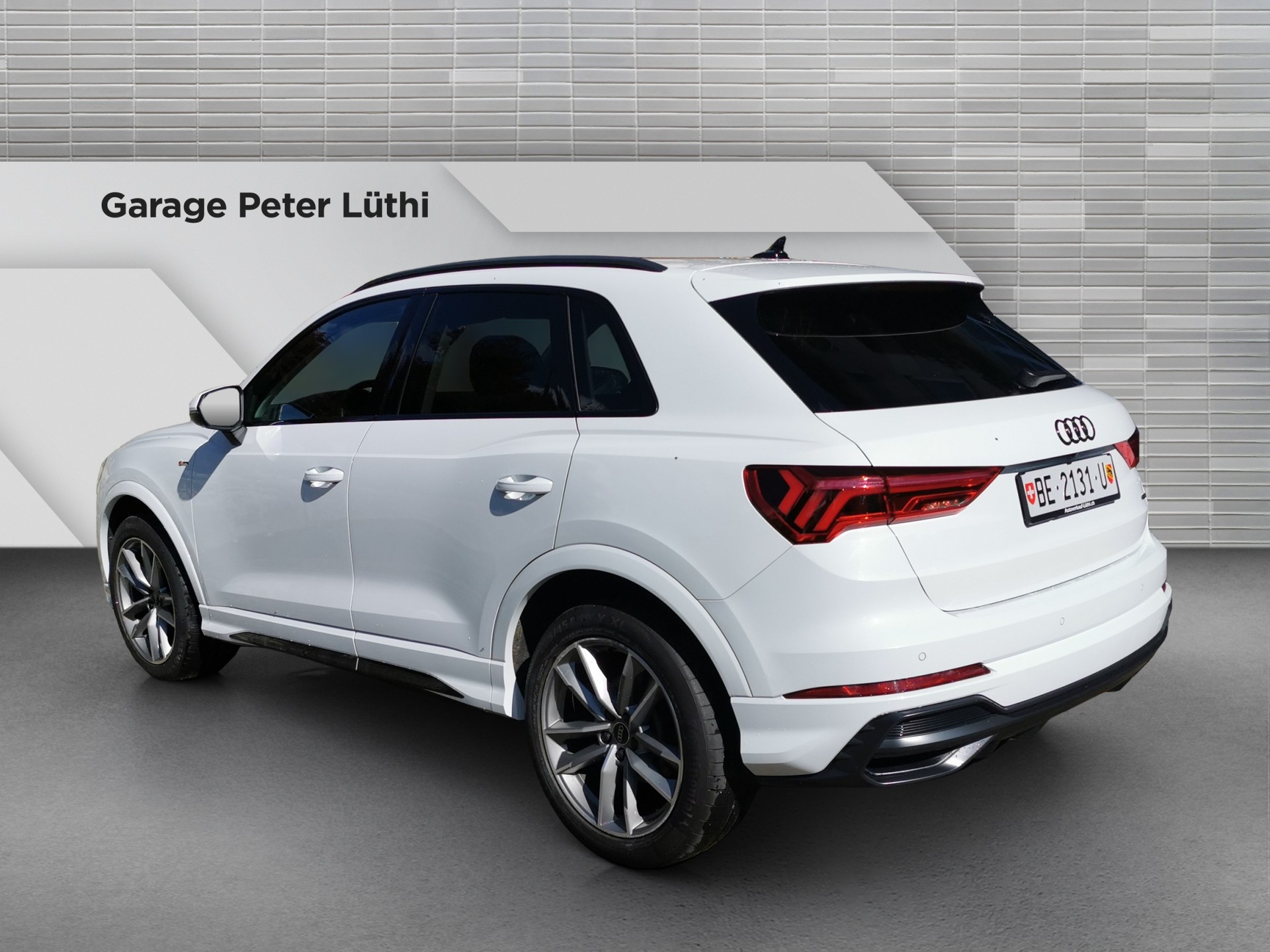 AUDI Q3 35 TDI S line quattro S-tronic-image-2