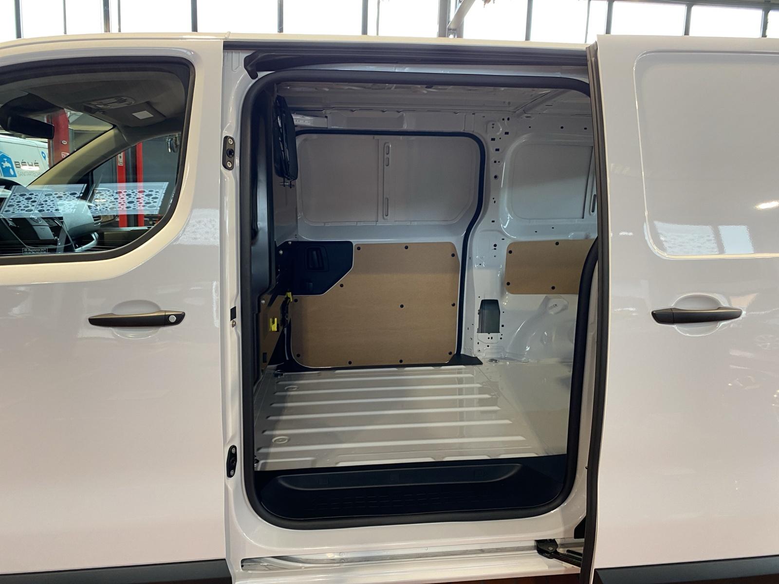 TOYOTA PROACE Van L2 2.0 D Active-image-8