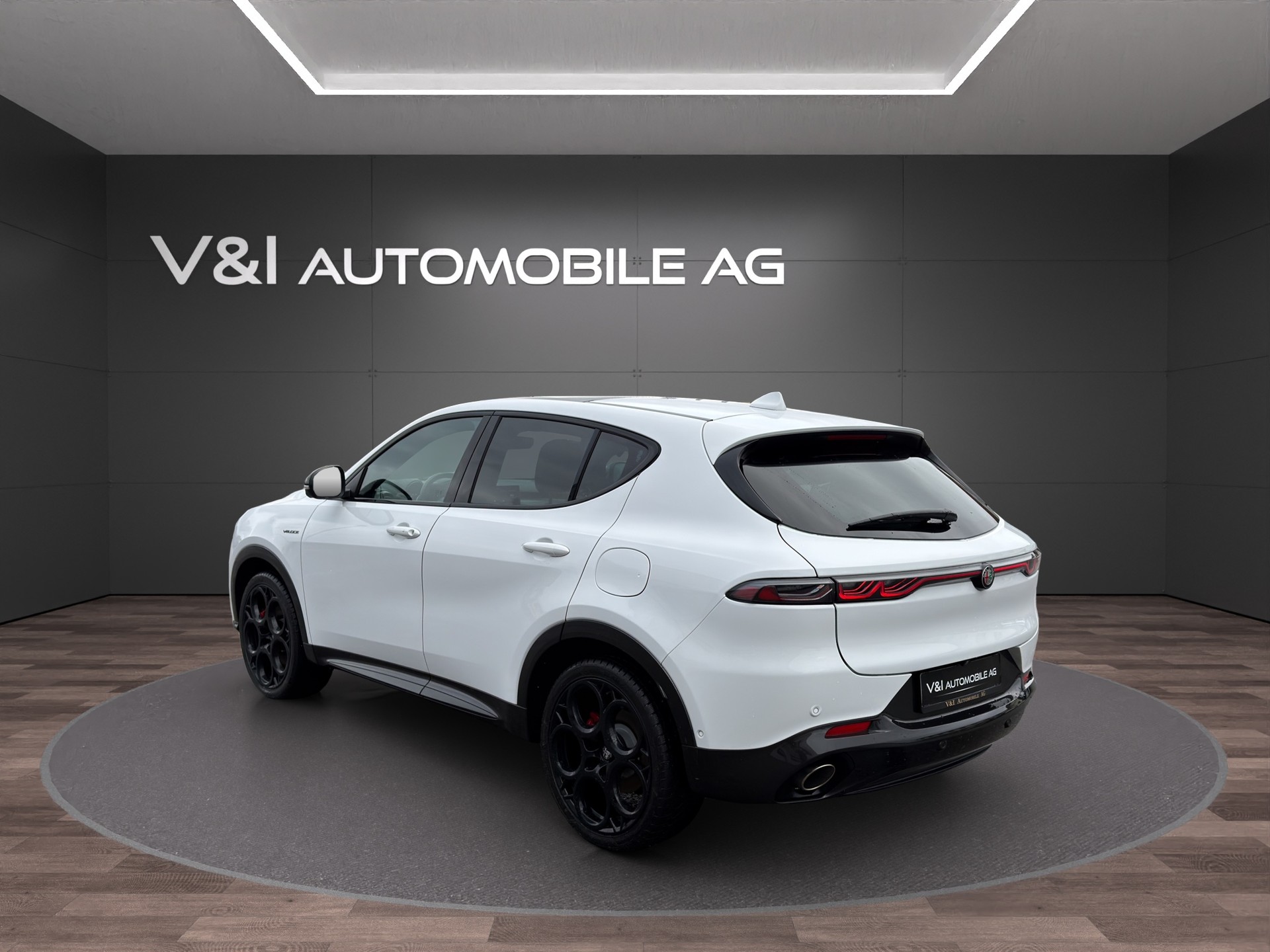 ALFA ROMEO Tonale 1.3 Plug-in-Hybrid Q4 Veloce-showroom-element-3