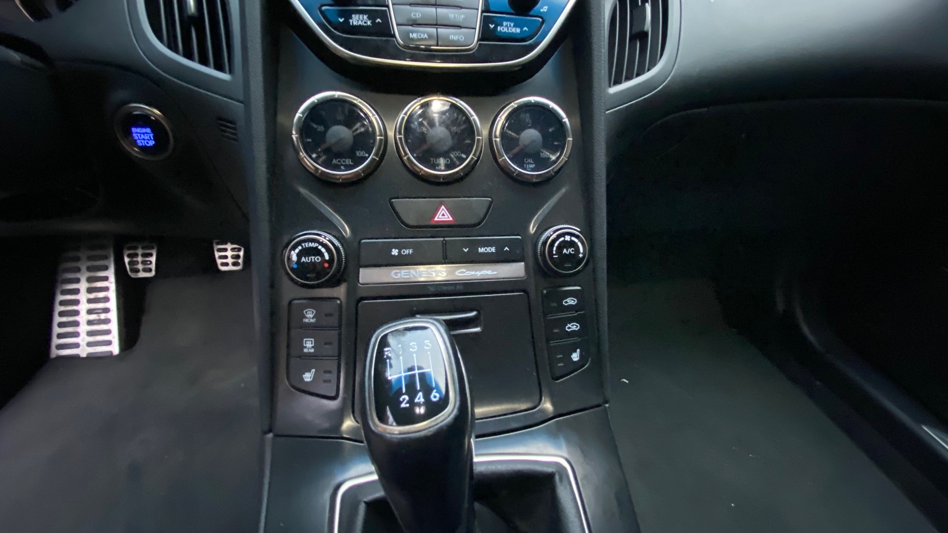 HYUNDAI Genesis 2.0 Turbo Coupé 6 Gang, 275 PS-image-8