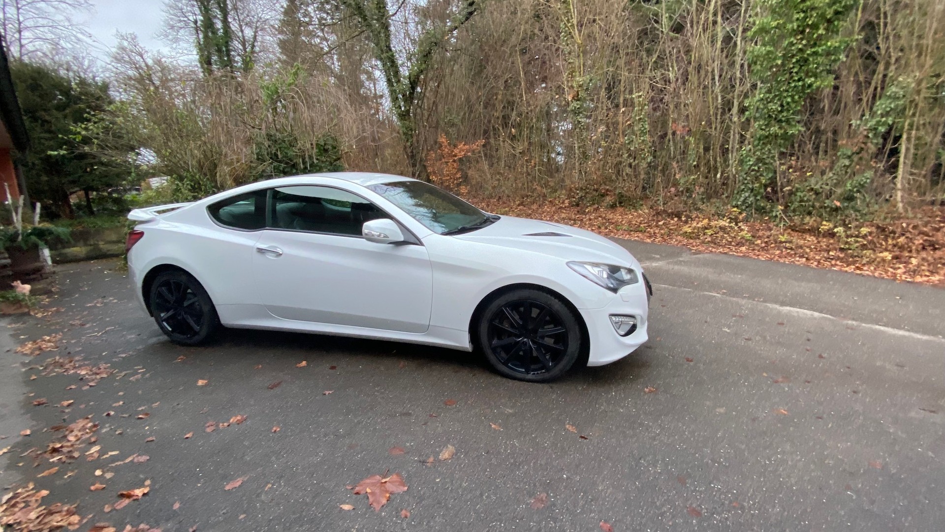 HYUNDAI Genesis 2.0 Turbo Coupé 6 Gang, 275 PS