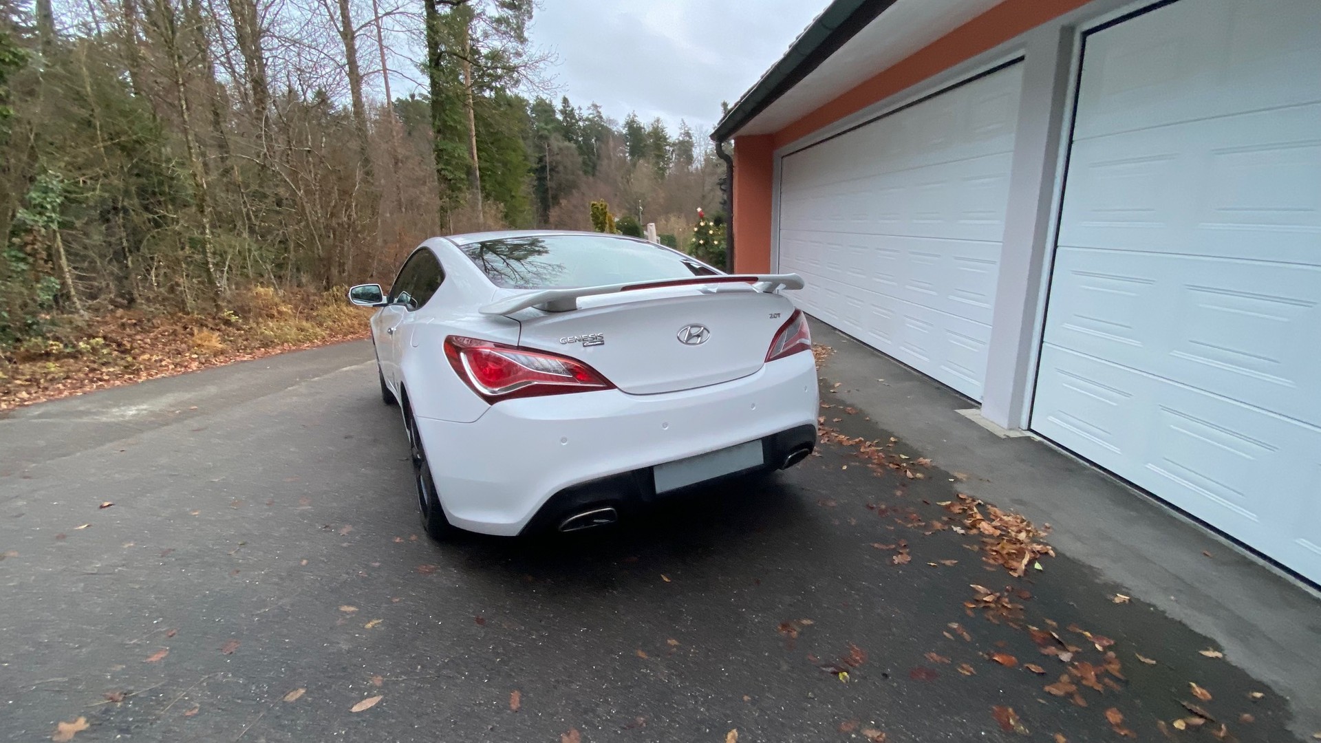 HYUNDAI Genesis 2.0 Turbo Coupé 6 Gang, 275 PS-image-4
