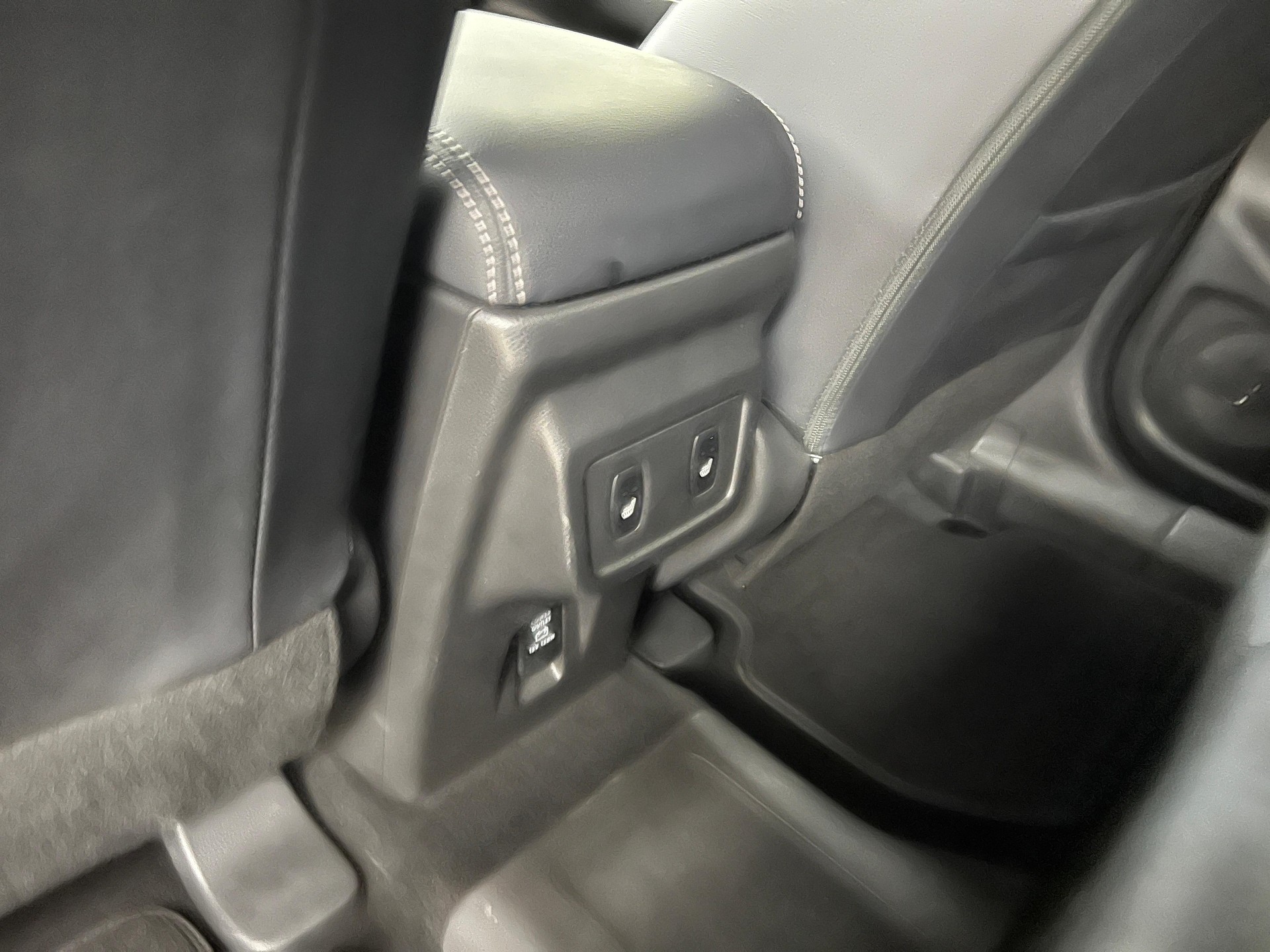 MITSUBISHI Eclipse Cross 2.4 PHEV Intense 4x4 / ab 3,99% Leasing bei Abschluss einer Protect Autoversicherung-image-18