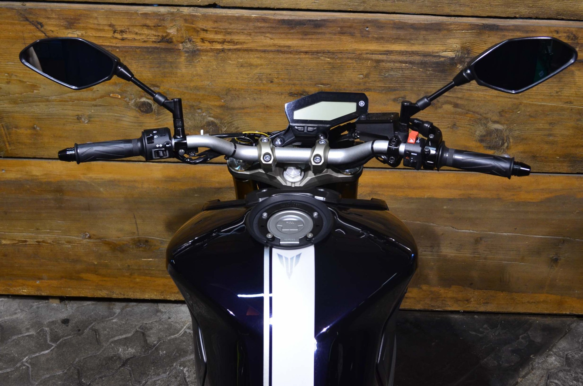 YAMAHA MT-09 ABS-image-2