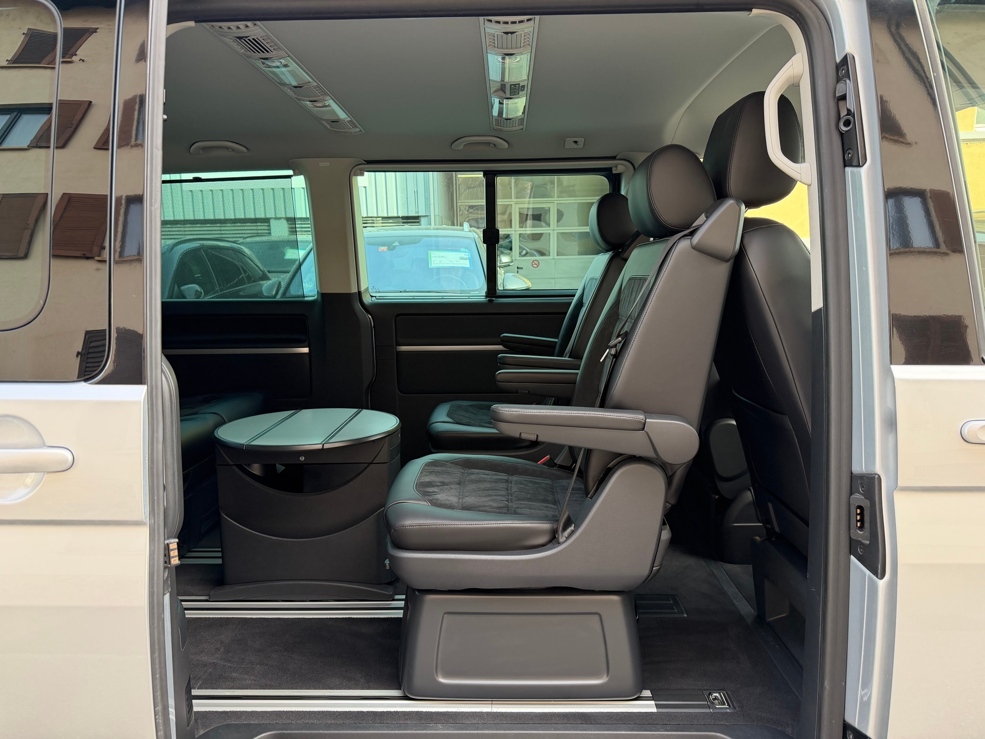 VW T6 Multivan 2.0 TDI Highline Liberty 4Mot. DSG-image-18