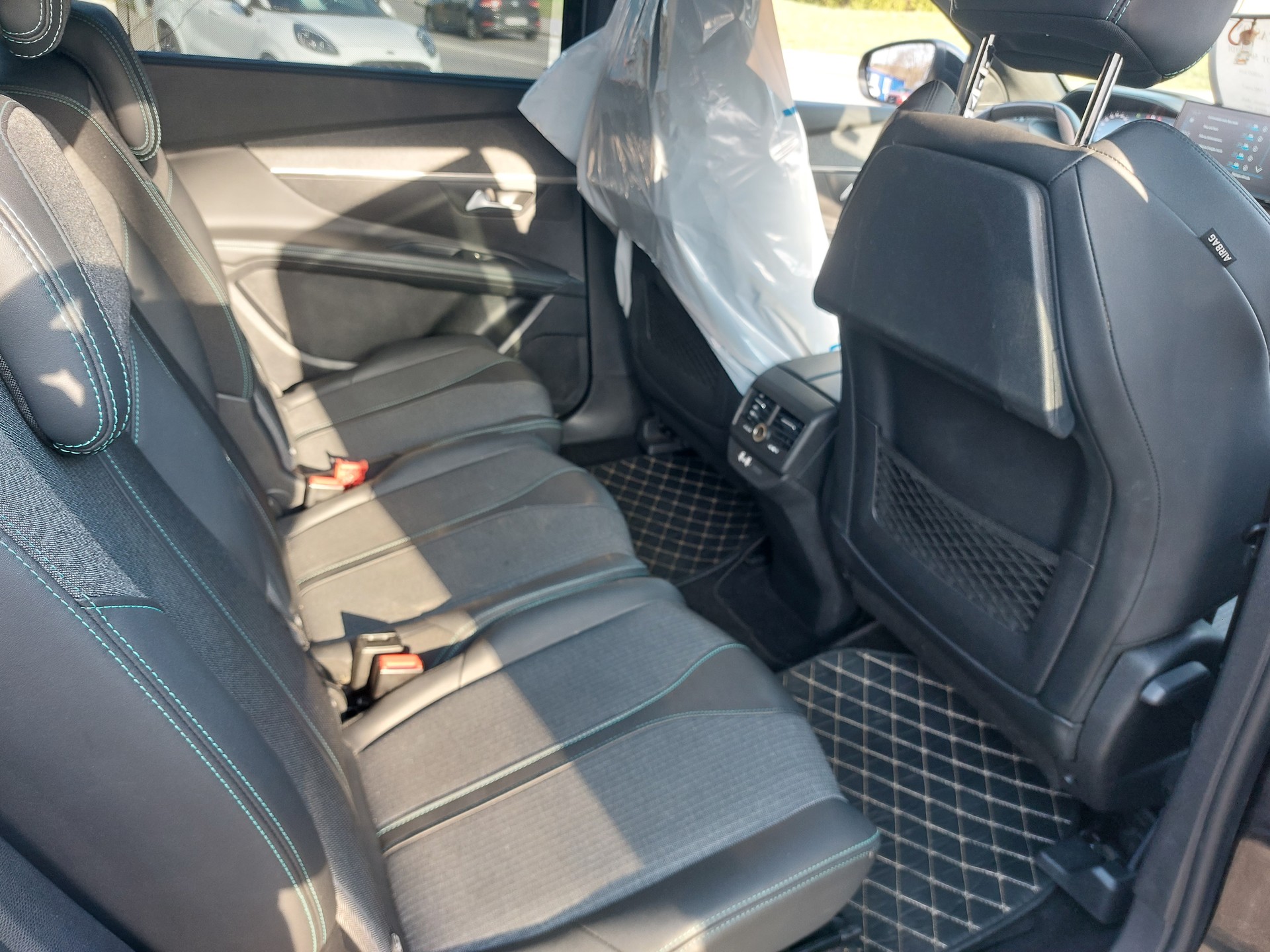PEUGEOT 5008-image-10