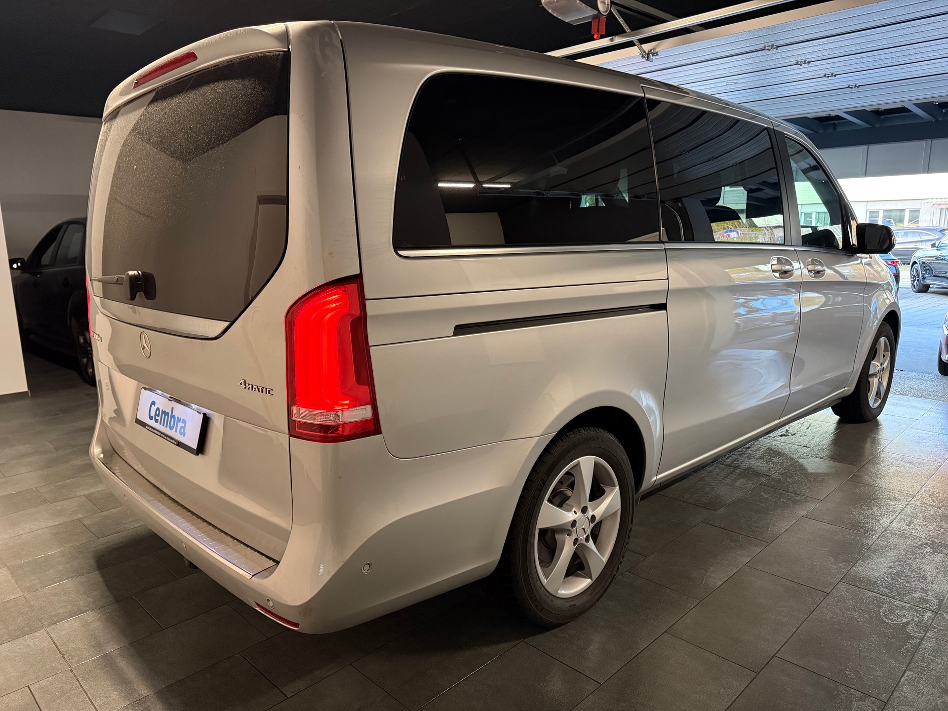 MERCEDES-BENZ V 300 d Lang Avantgarde 4Matic 9G-Tronic-image-3