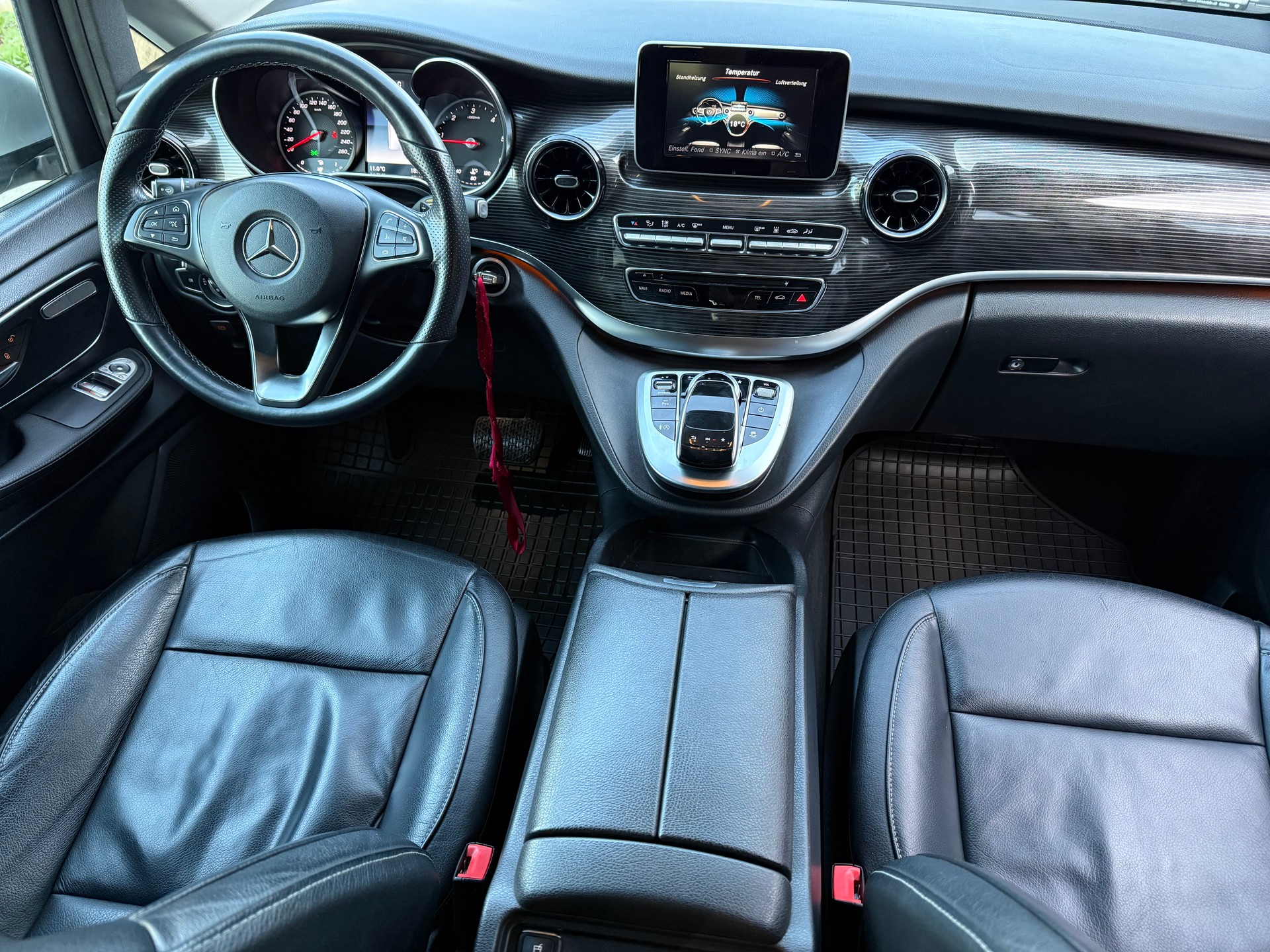 MERCEDES-BENZ V 300 d Lang Avantgarde 4Matic 9G-Tronic-image-8