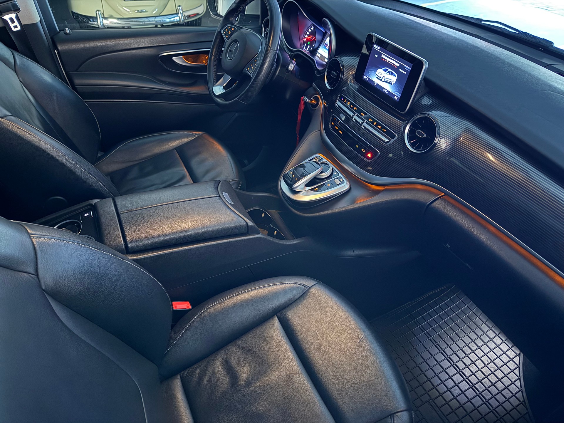 MERCEDES-BENZ V 300 d Lang Avantgarde 4Matic 9G-Tronic-image-6