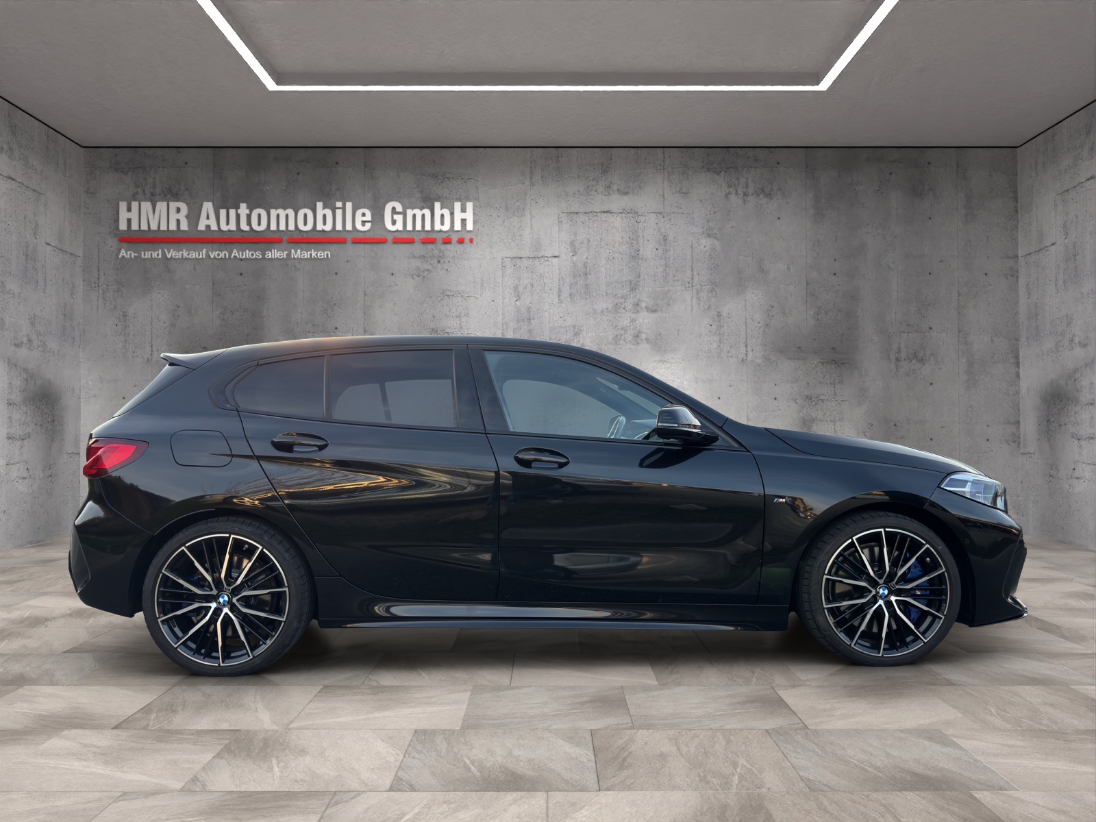 BMW M135i xDrive Steptronic-image-7
