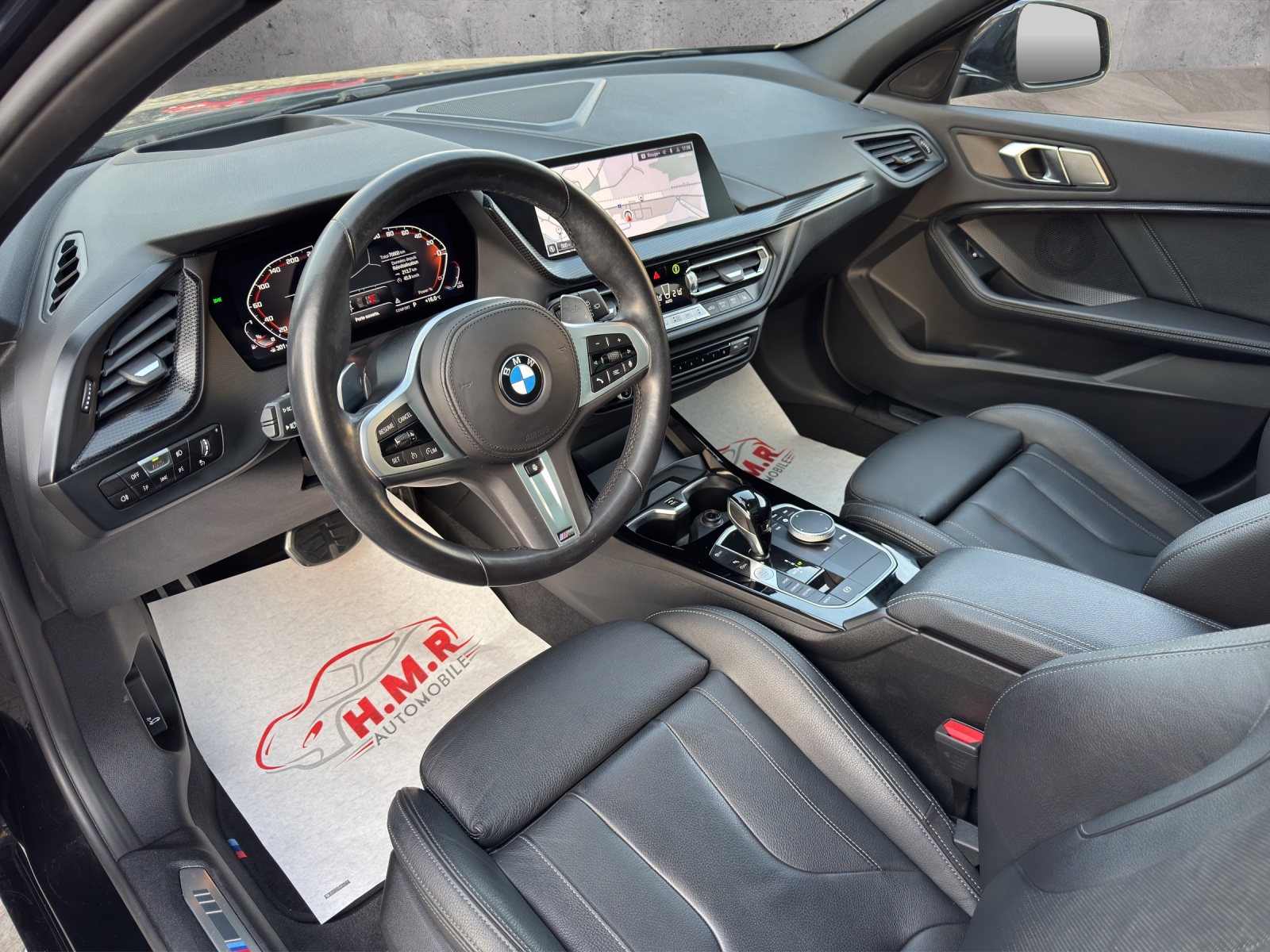 BMW M135i xDrive Steptronic-image-8