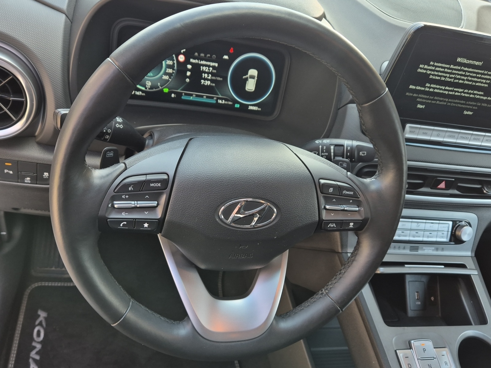 HYUNDAI Kona EV Amplia-image-10
