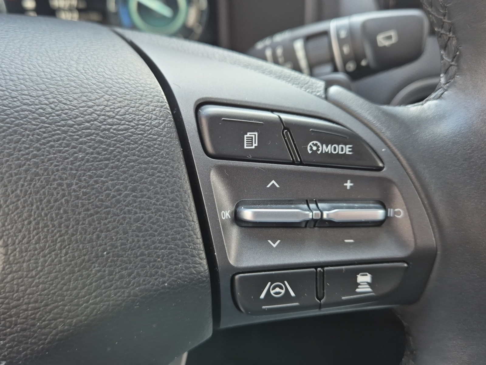 HYUNDAI Kona EV Amplia-image-21