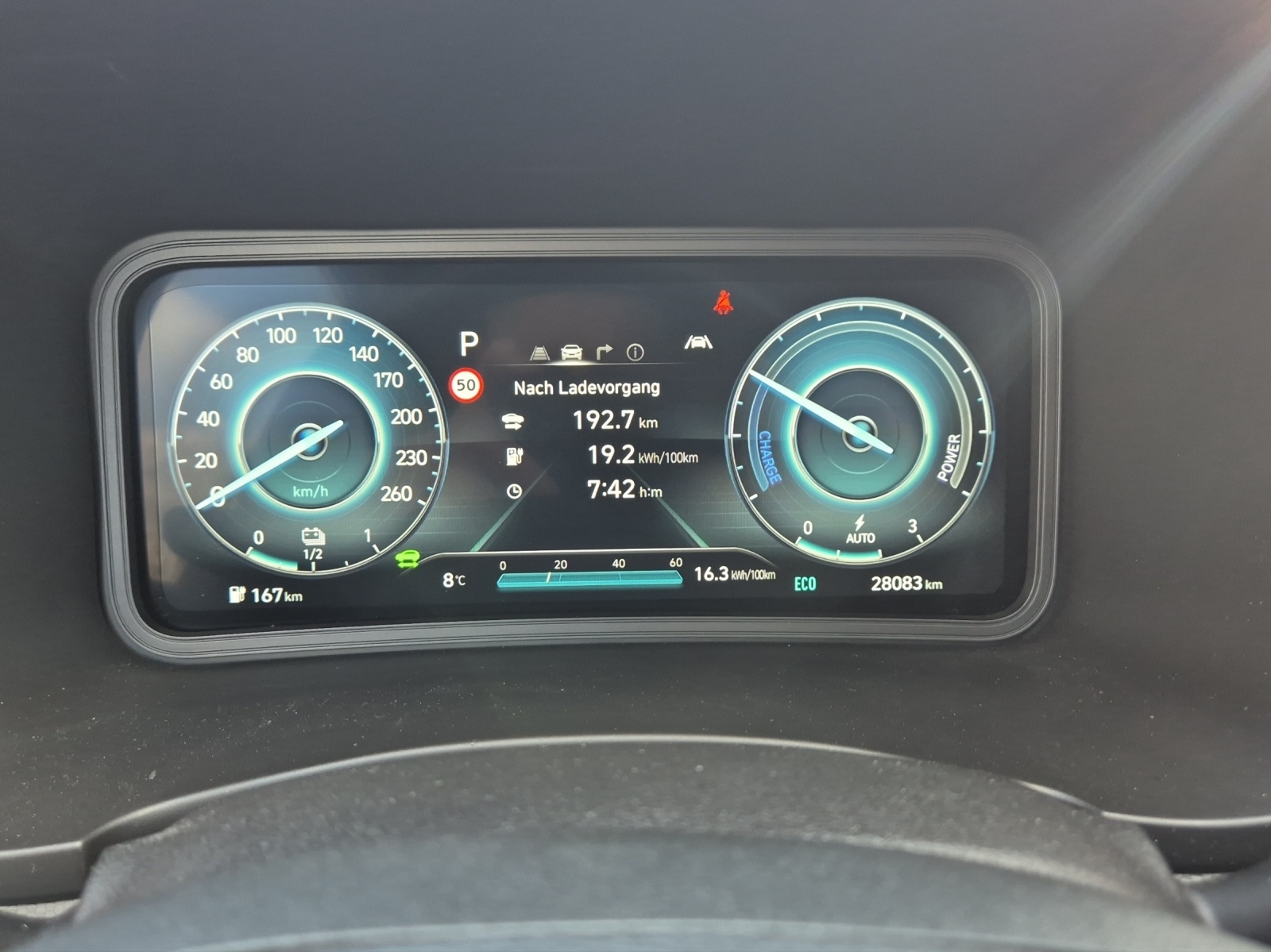 HYUNDAI Kona EV Amplia-image-11