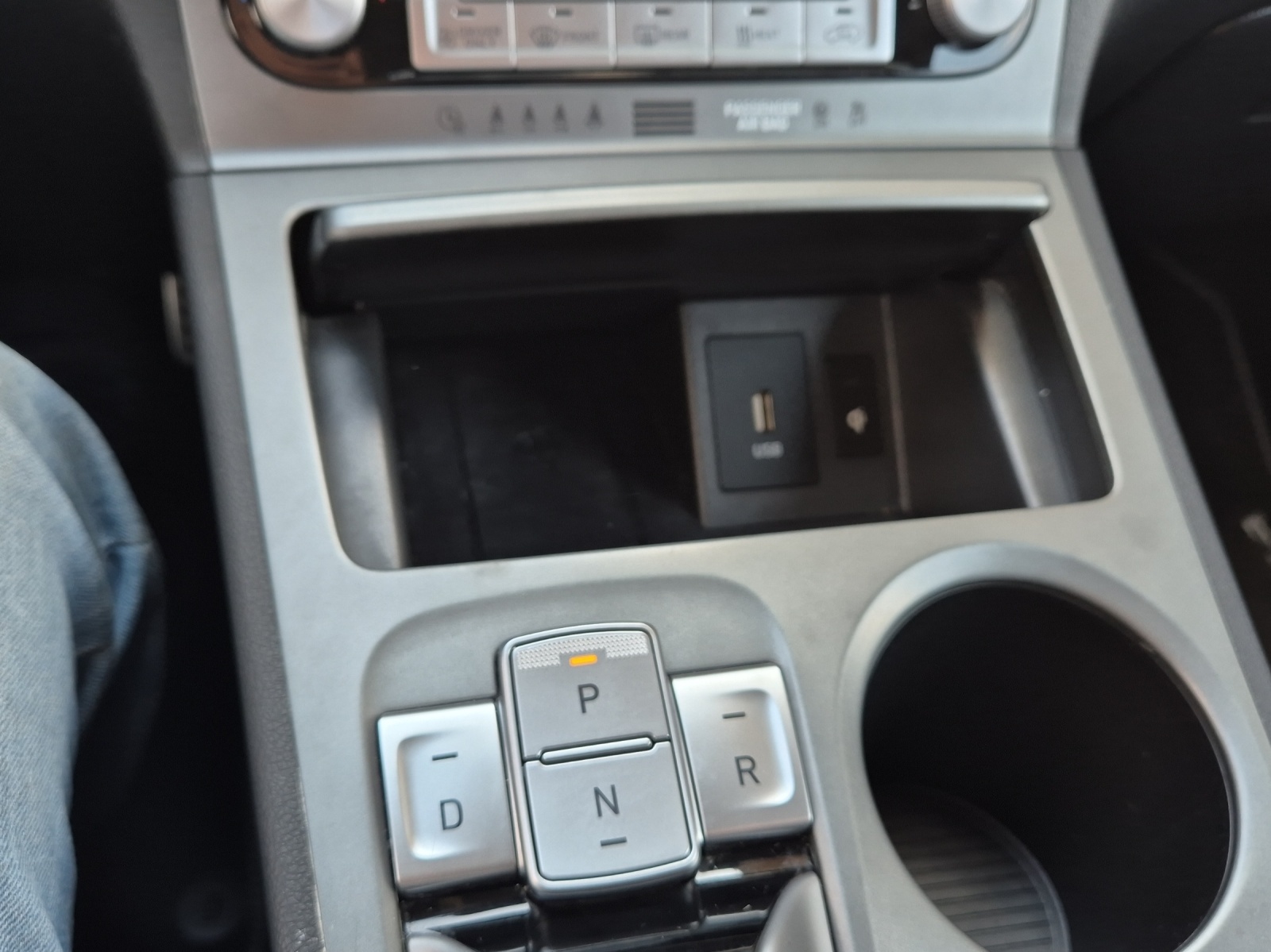 HYUNDAI Kona EV Amplia-image-18