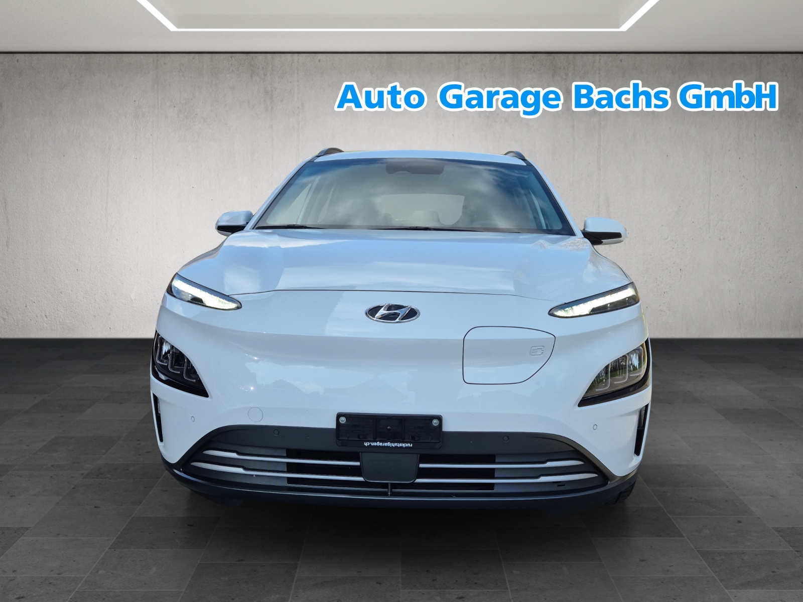 HYUNDAI Kona EV Amplia-showroom-element-2