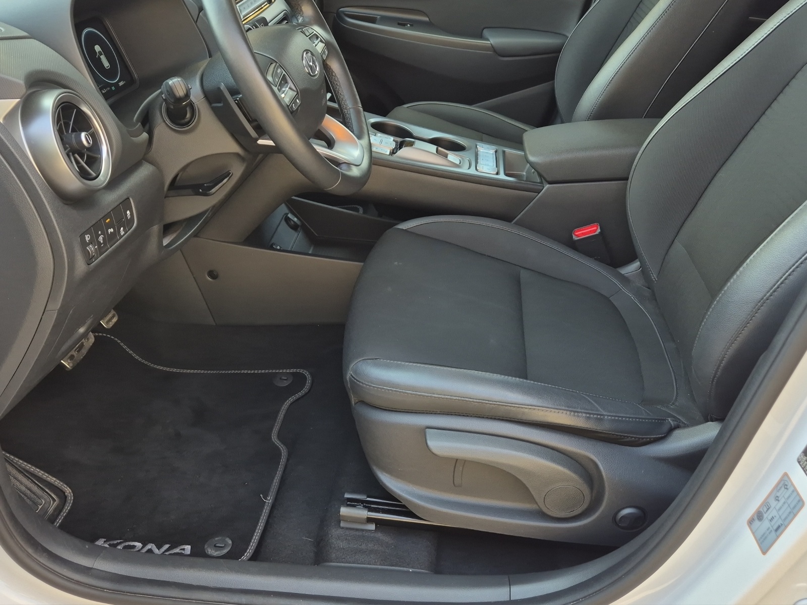 HYUNDAI Kona EV Amplia-image-8