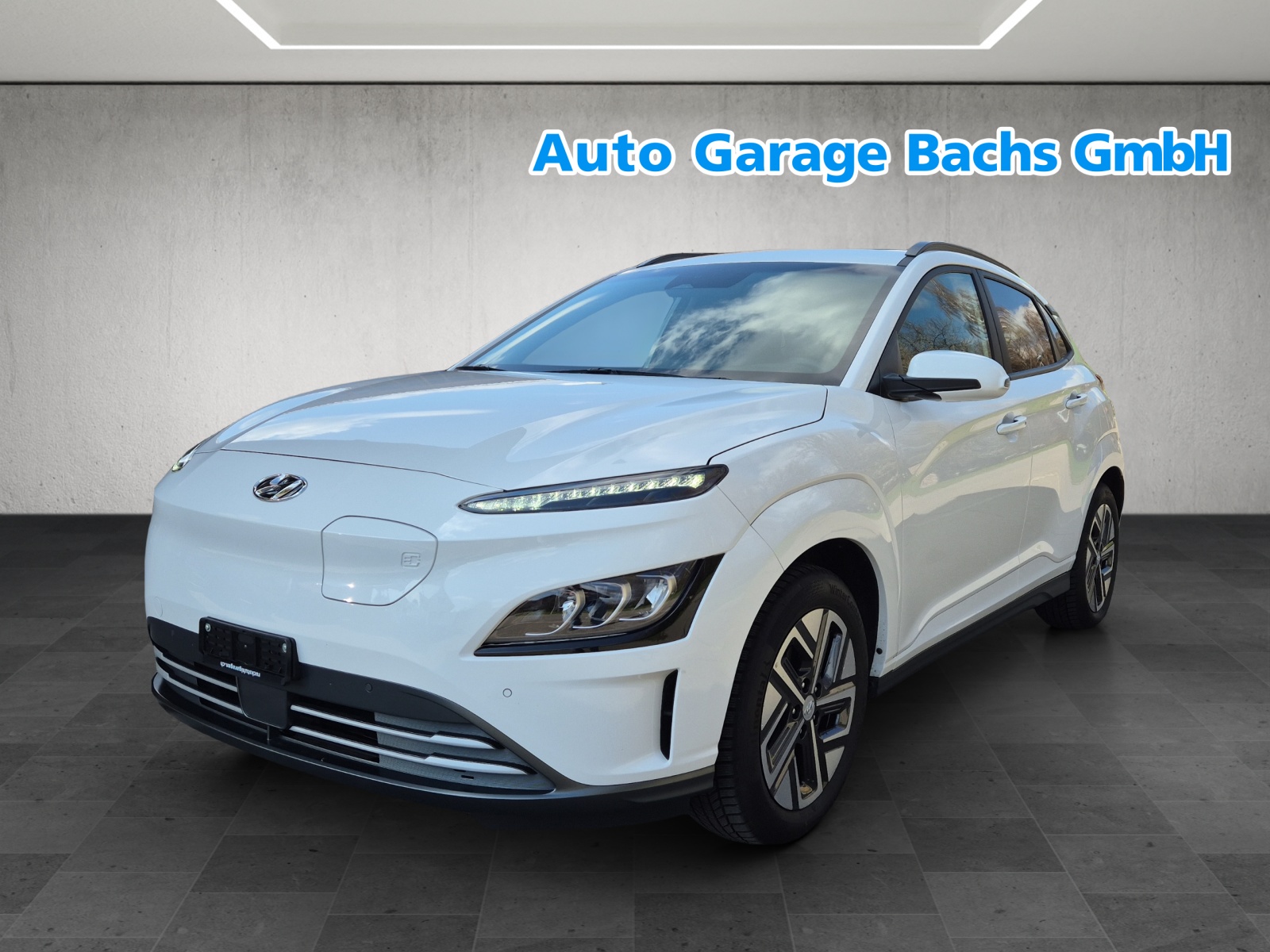 HYUNDAI Kona EV Amplia-showroom-element-1