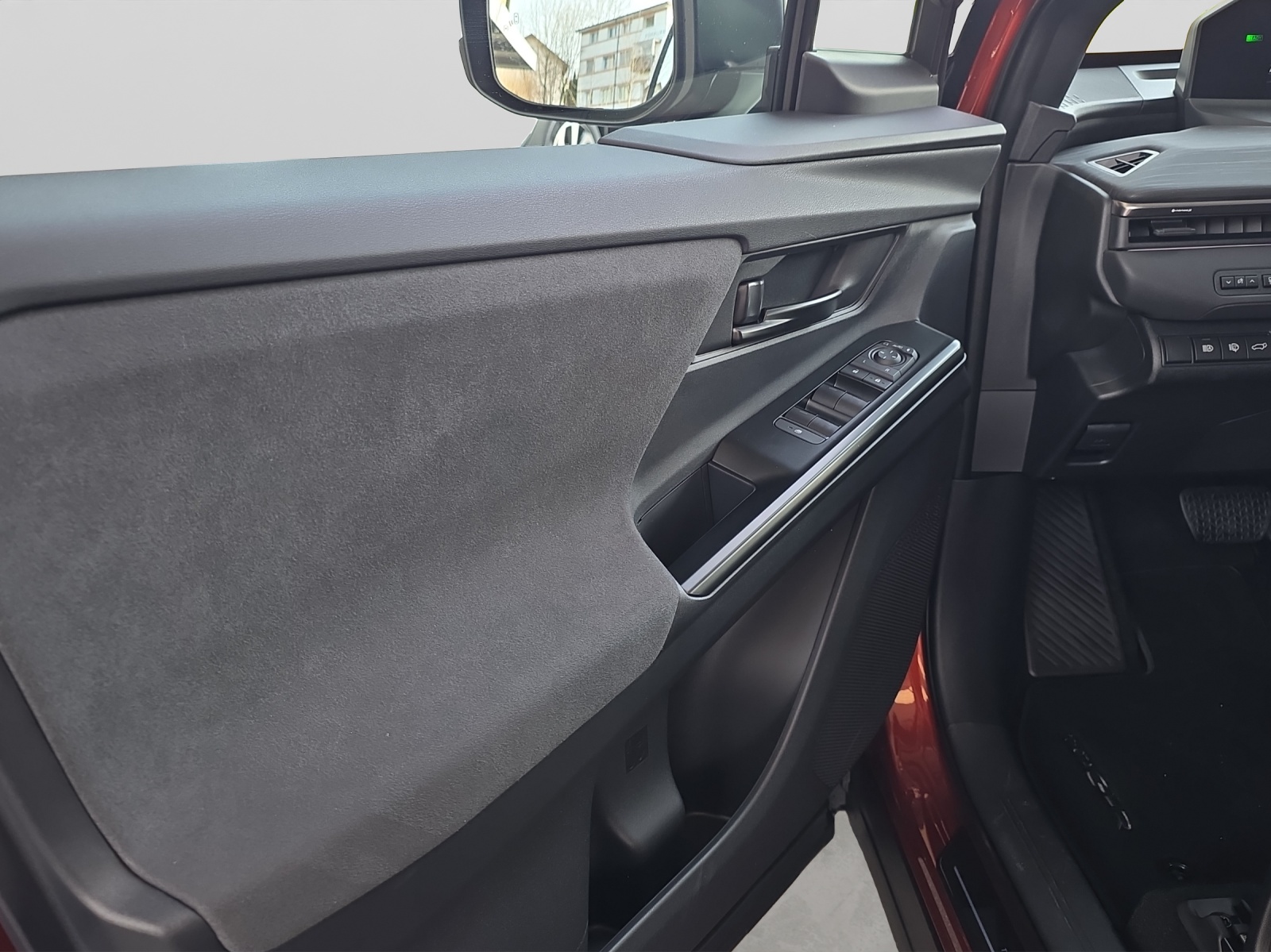 TOYOTA C-HR+ Premium AWD-image-13
