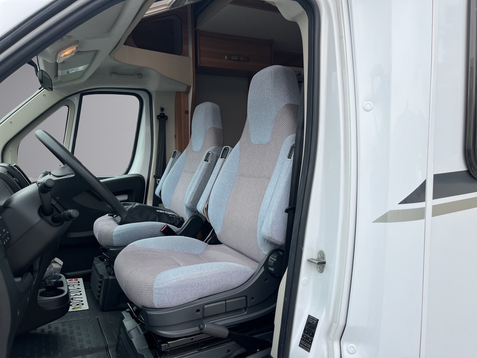 WEINSBERG CaraSuite 700MEG 5 Schlafplätze, K250 Fiat Ducato-image-8