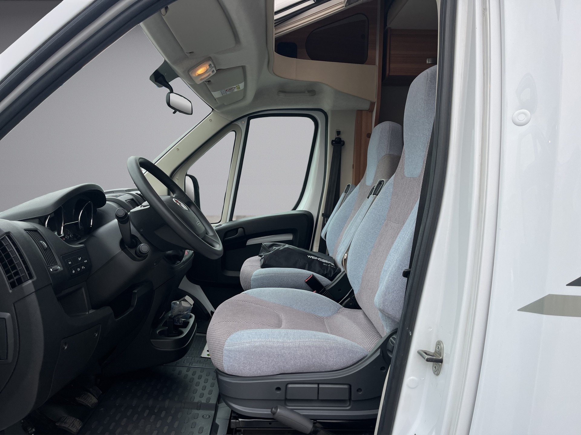 WEINSBERG CaraSuite 700MEG 5 Schlafplätze, K250 Fiat Ducato-image-7