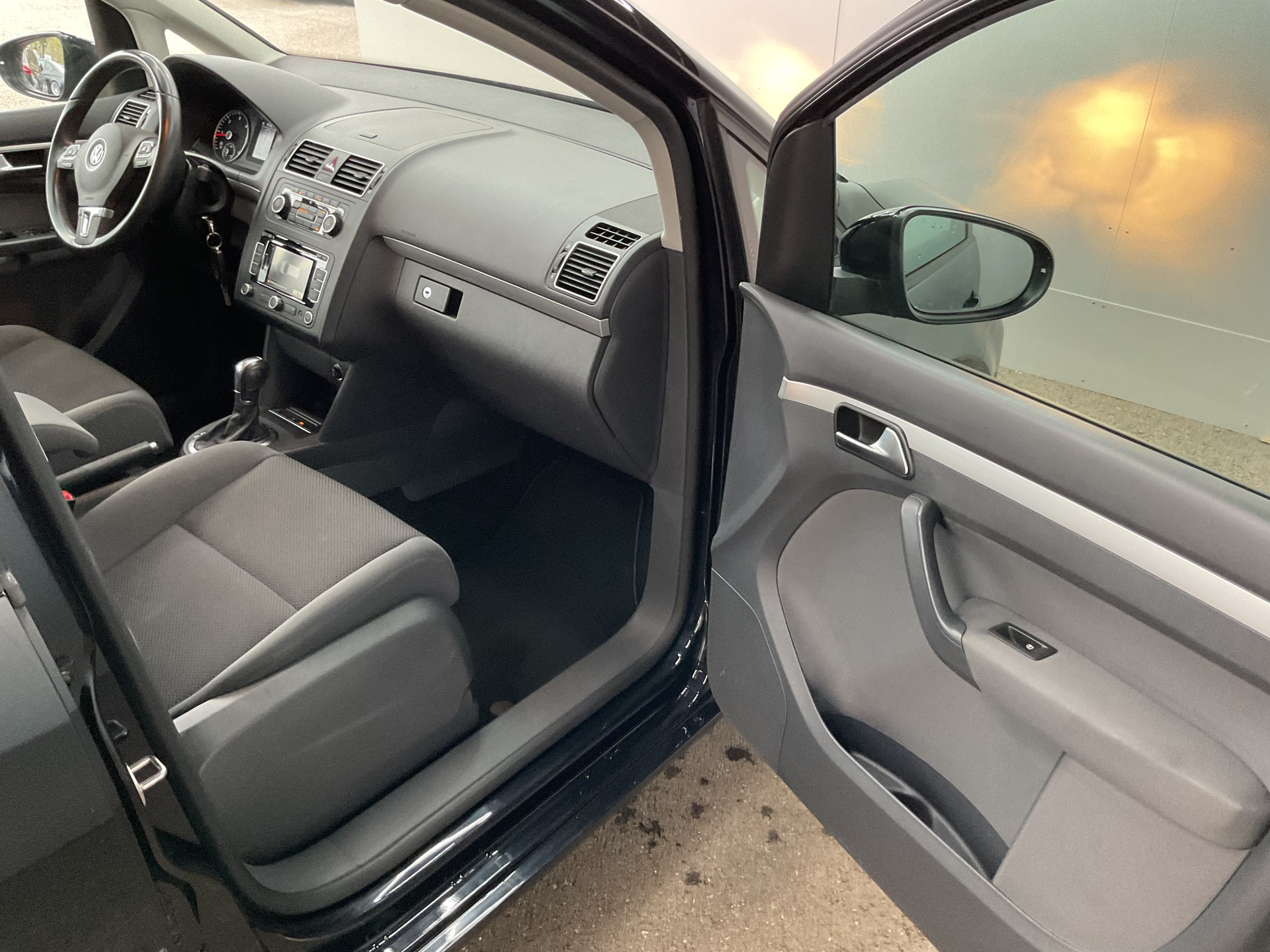 VW Touran 1.6 TDI Trendline DSG-image-10