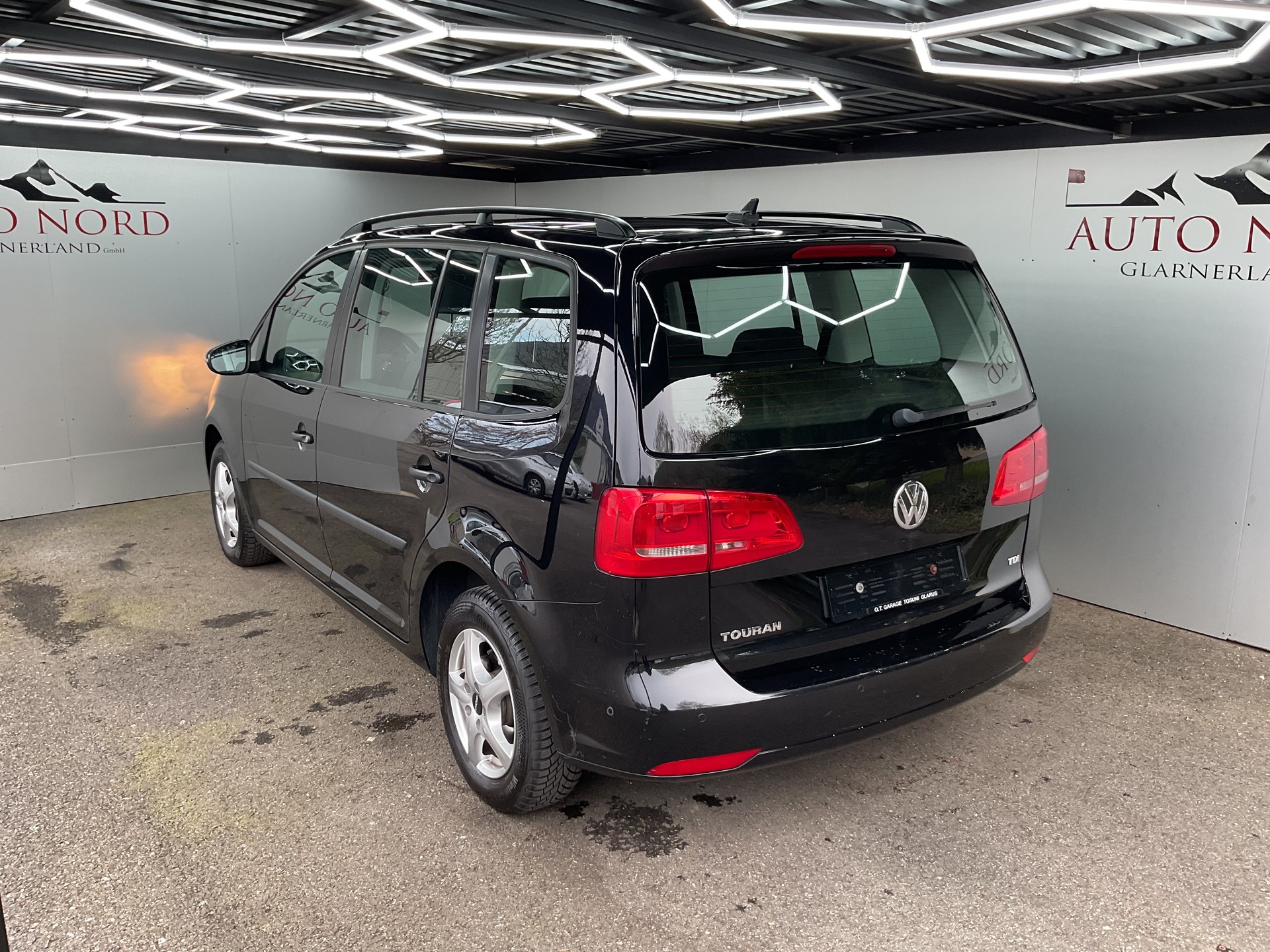 VW Touran 1.6 TDI Trendline DSG-showroom-element-3