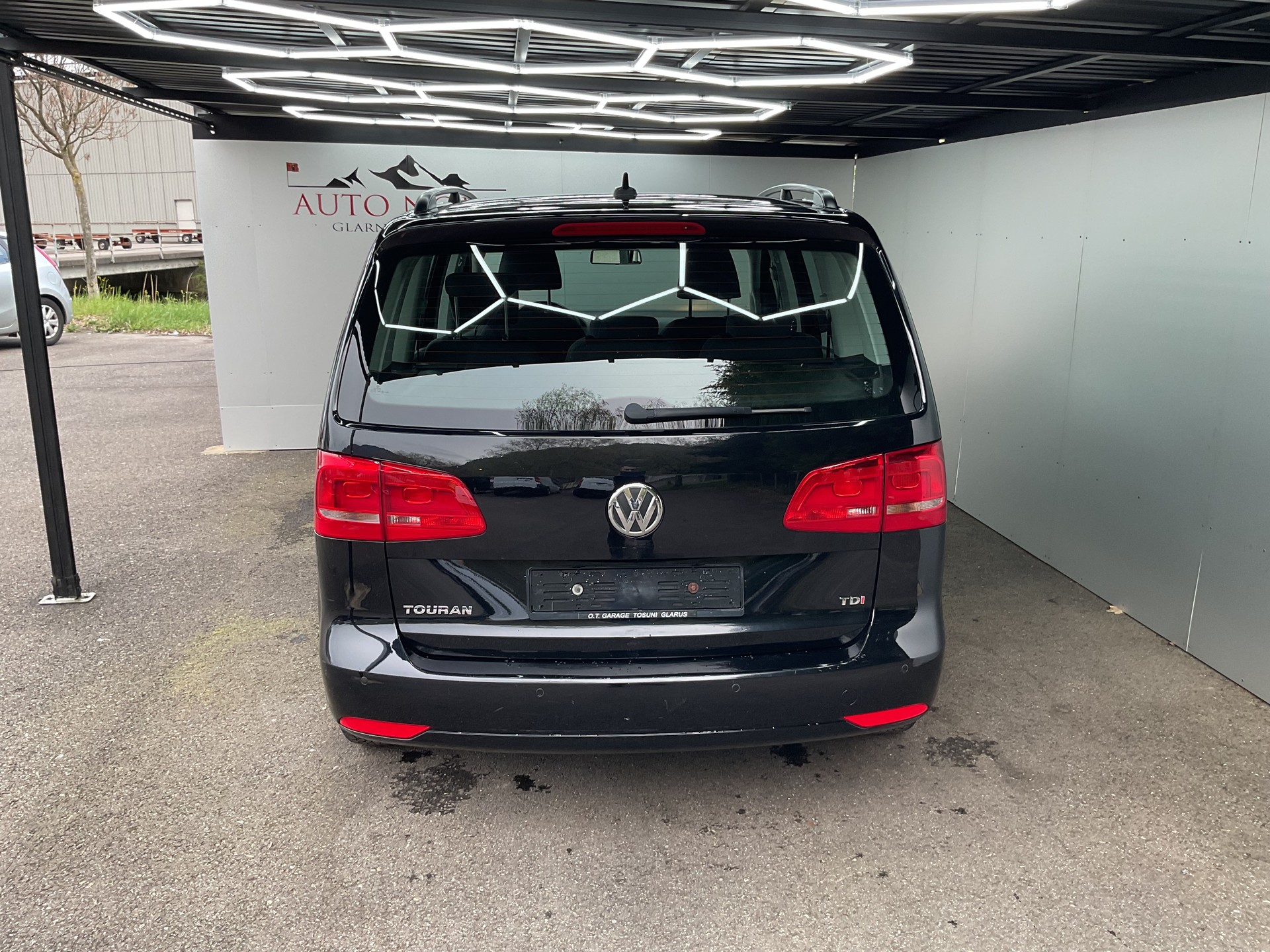 VW Touran 1.6 TDI Trendline DSG-image-4