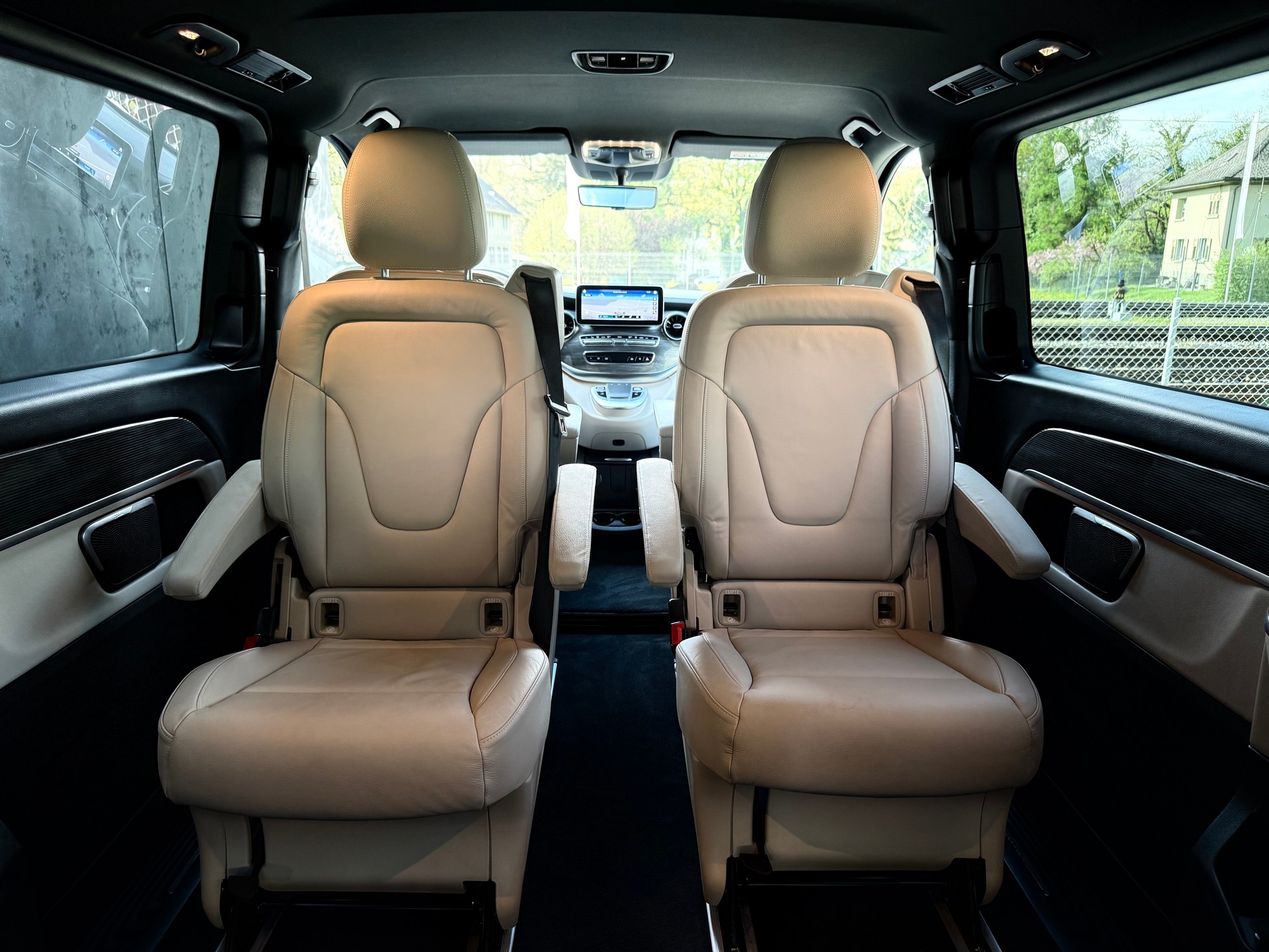 MERCEDES-BENZ EQV 300 extralang-Abstandtempomat, 07 Plätzer, 360-Kamera,-image-8