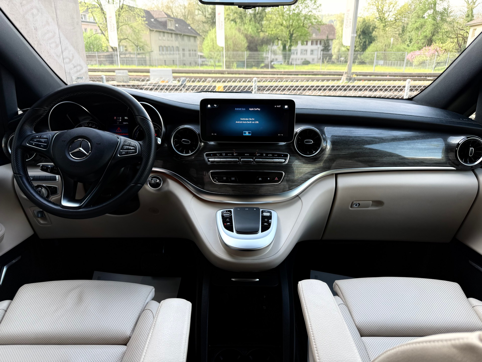 MERCEDES-BENZ EQV 300 extralang-Abstandtempomat, 07 Plätzer, 360-Kamera,-image-9