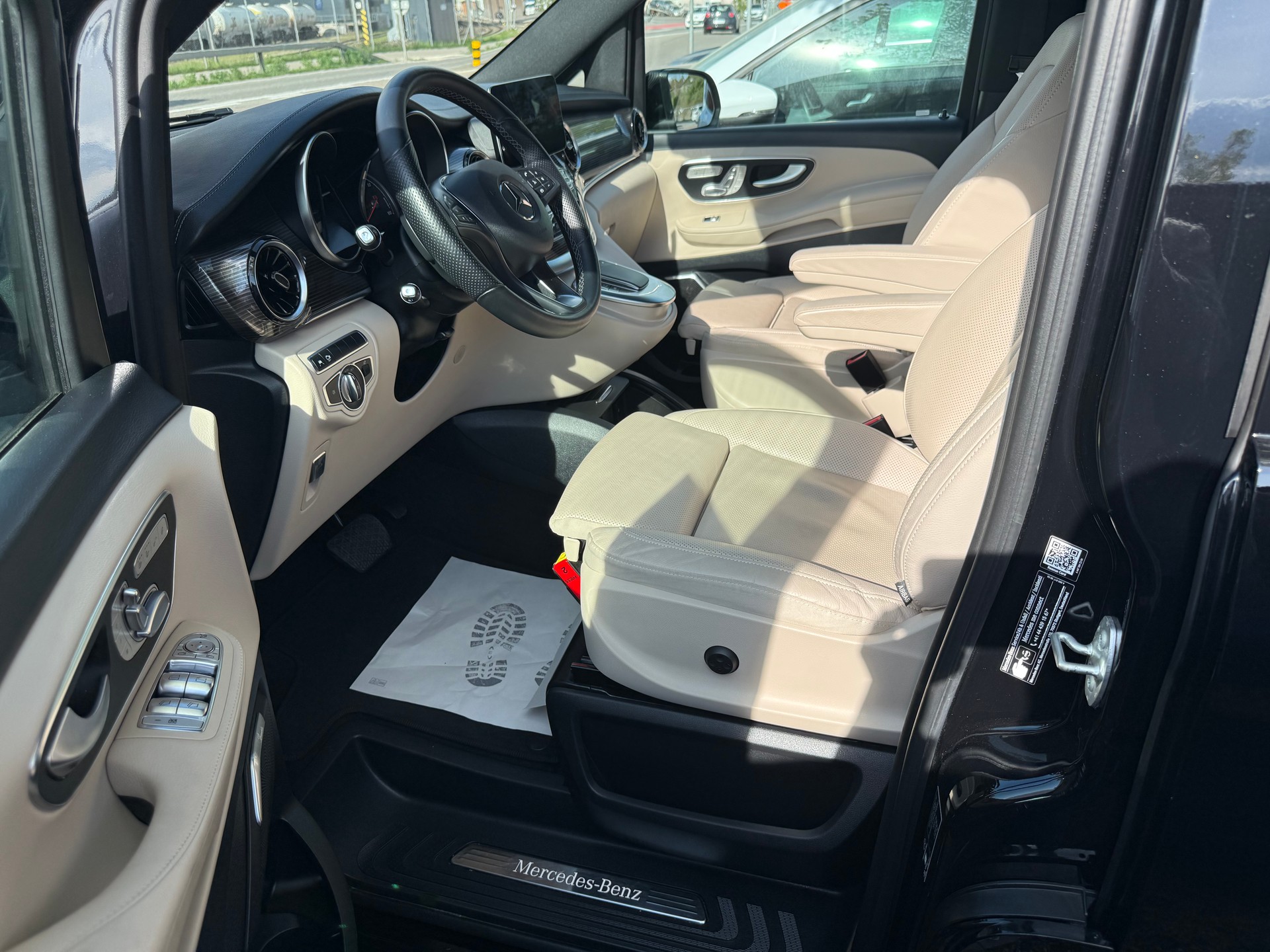 MERCEDES-BENZ EQV 300 extralang-Abstandtempomat, 07 Plätzer, 360-Kamera,-image-15