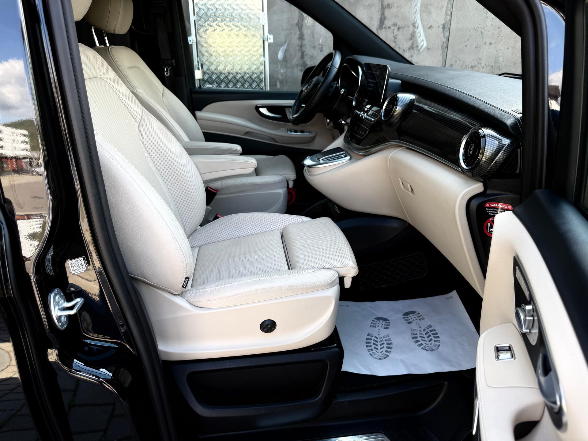 MERCEDES-BENZ EQV 300 extralang-Abstandtempomat, 07 Plätzer, 360-Kamera,-image-16