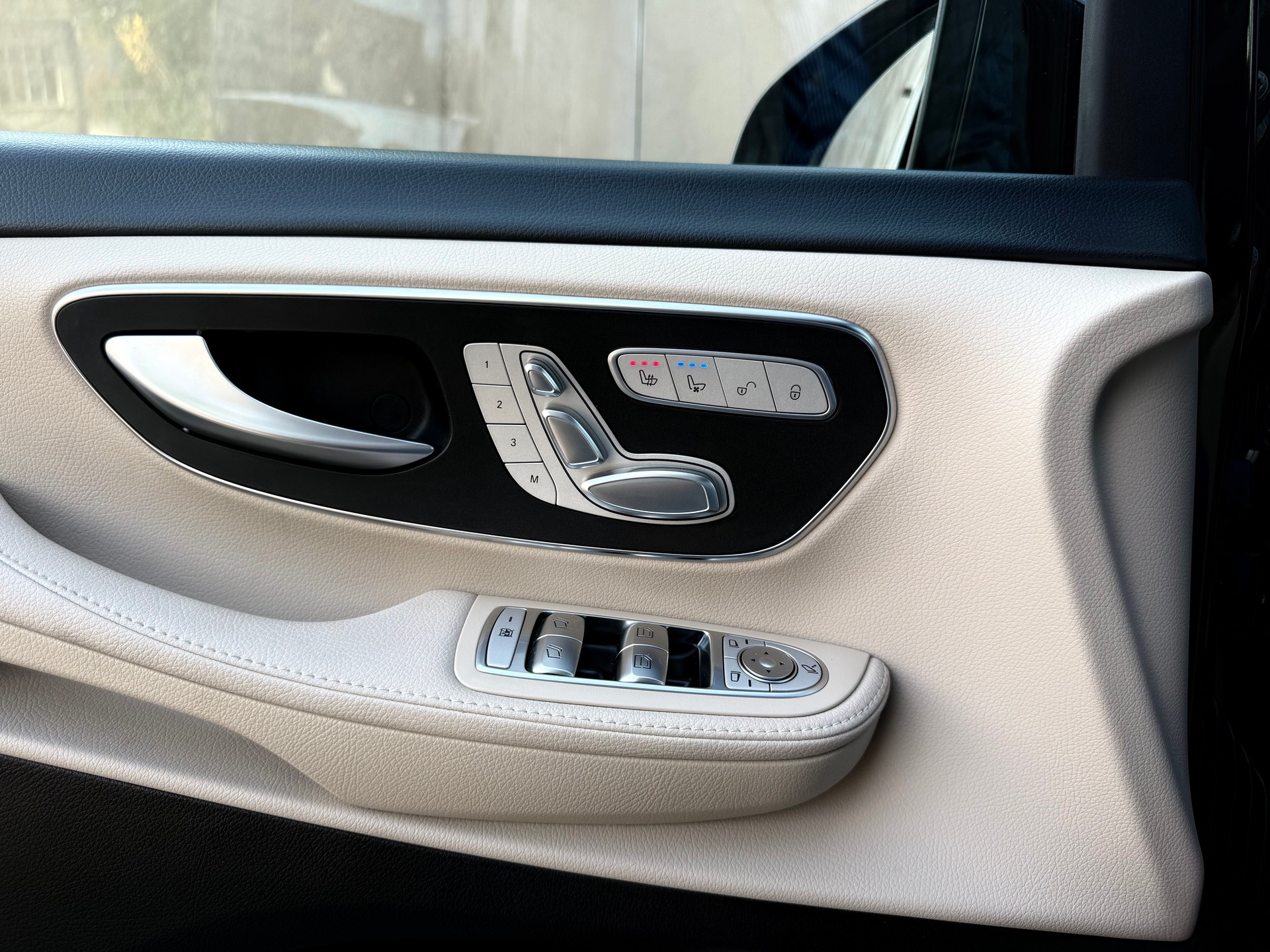 MERCEDES-BENZ EQV 300 extralang-Abstandtempomat, 07 Plätzer, 360-Kamera,-image-14