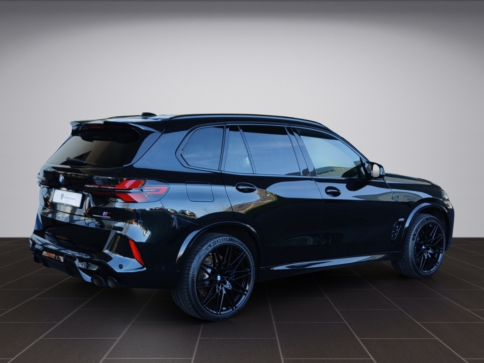 BMW X5 F95 M Competition-showroom-element-2