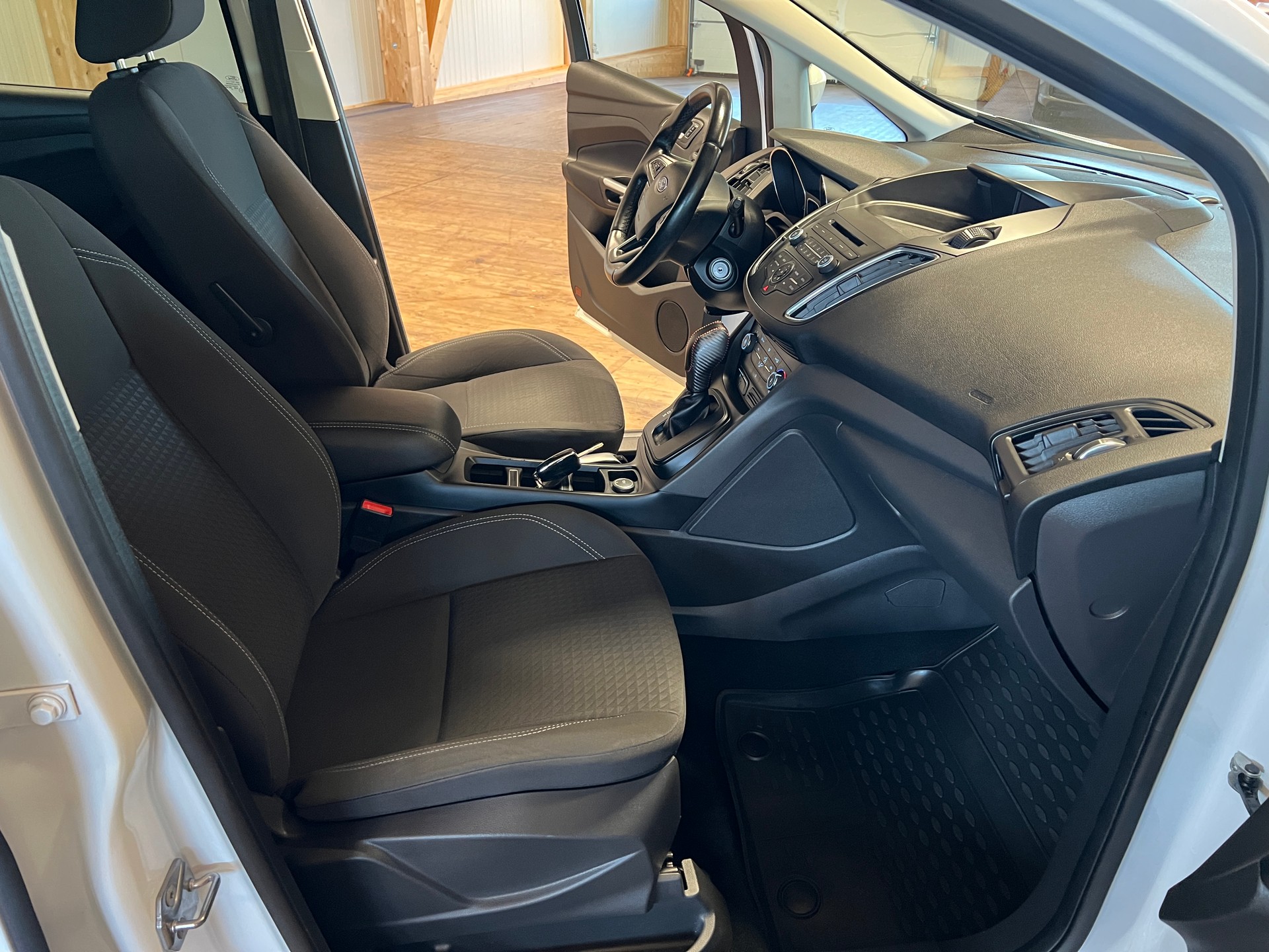 FORD C-Max 2.0 TDCi Trend PowerShift-image-10