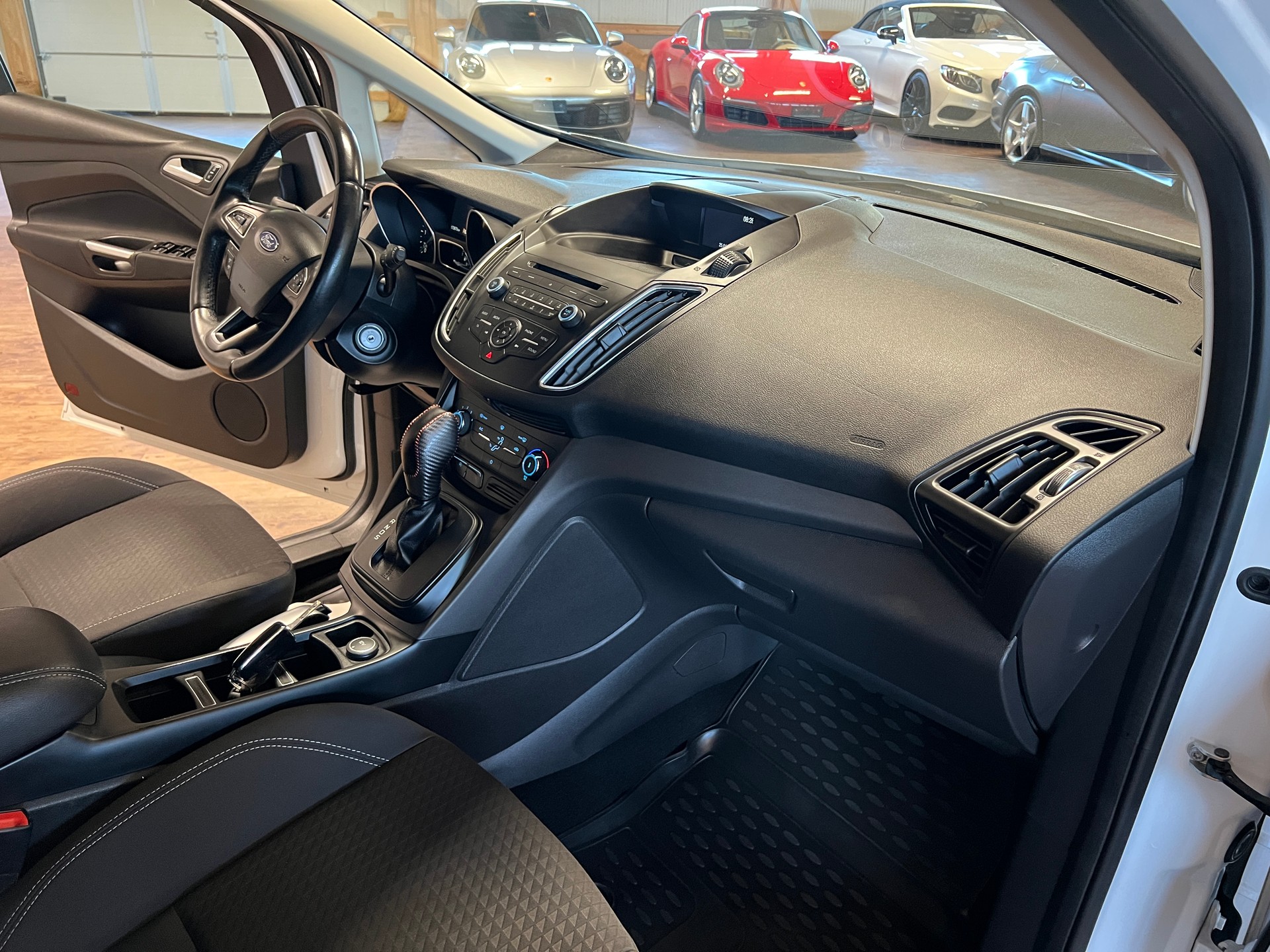 FORD C-Max 2.0 TDCi Trend PowerShift-image-11