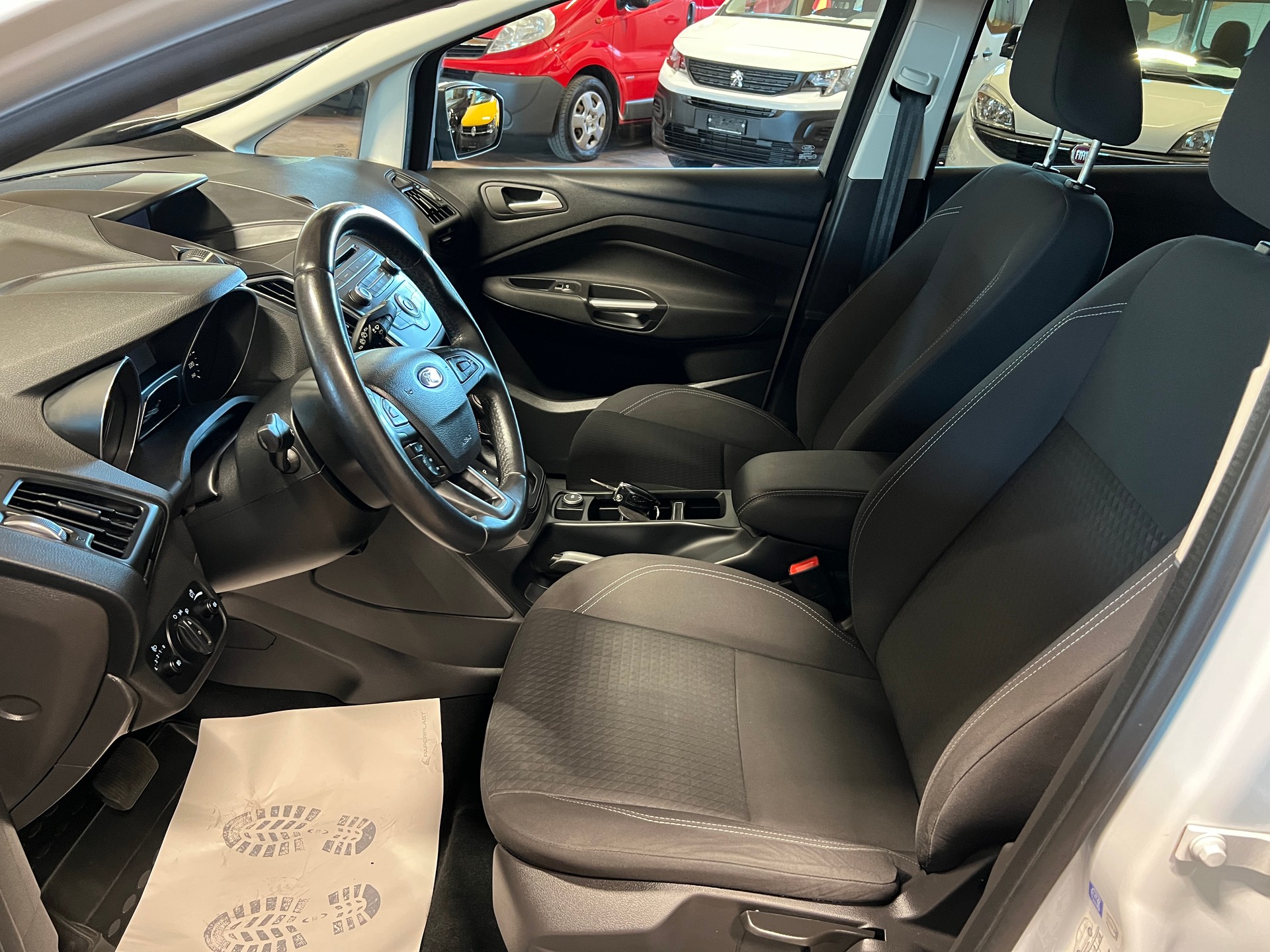 FORD C-Max 2.0 TDCi Trend PowerShift-image-8