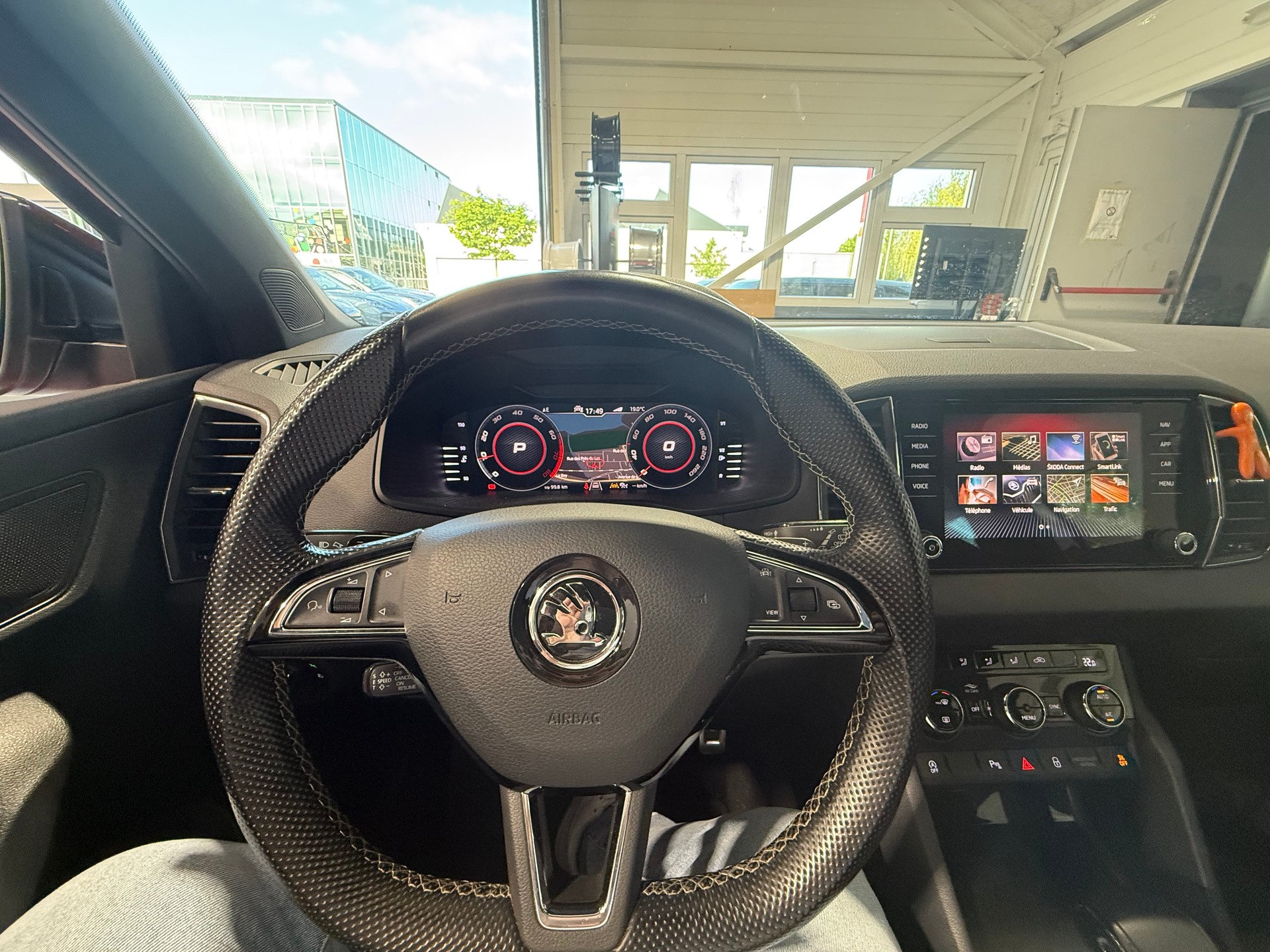 SKODA KAROQ-image-9