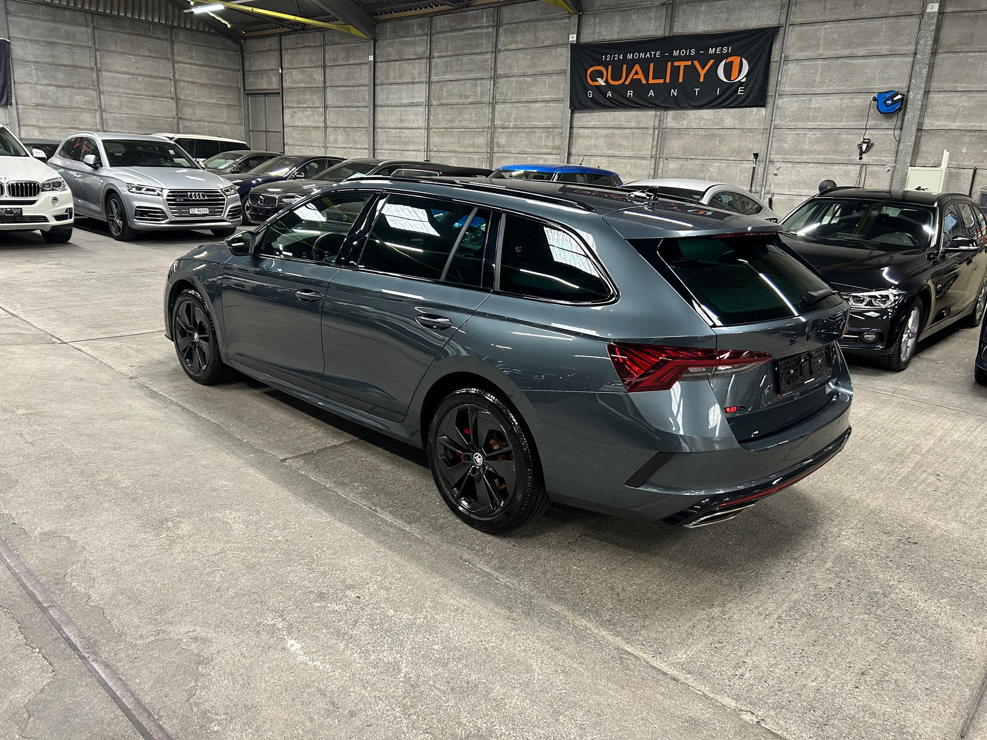 SKODA Octavia Combi 1.4 TSI PHEV DSG RS-image-5