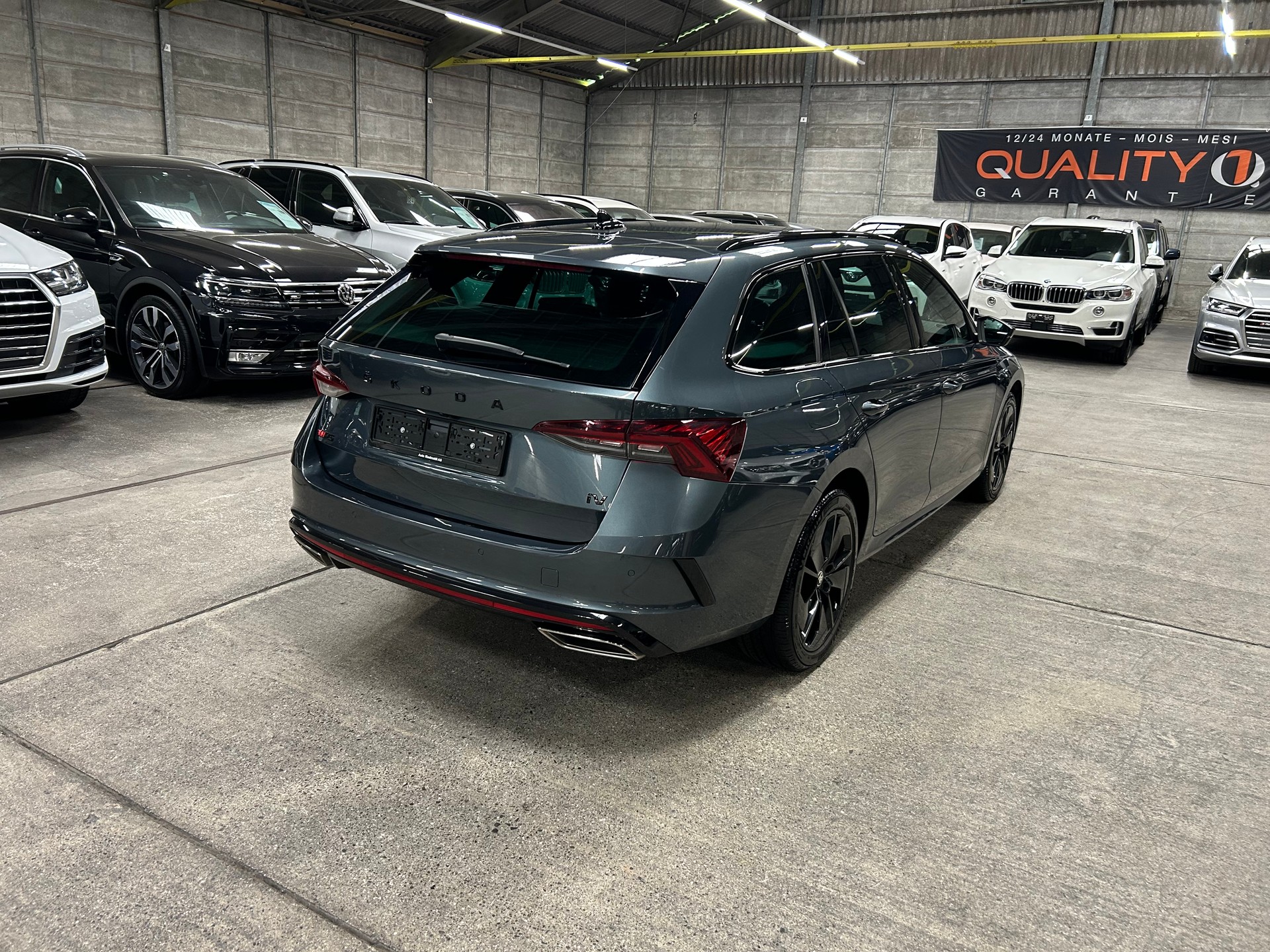 SKODA Octavia Combi 1.4 TSI PHEV DSG RS-image-3