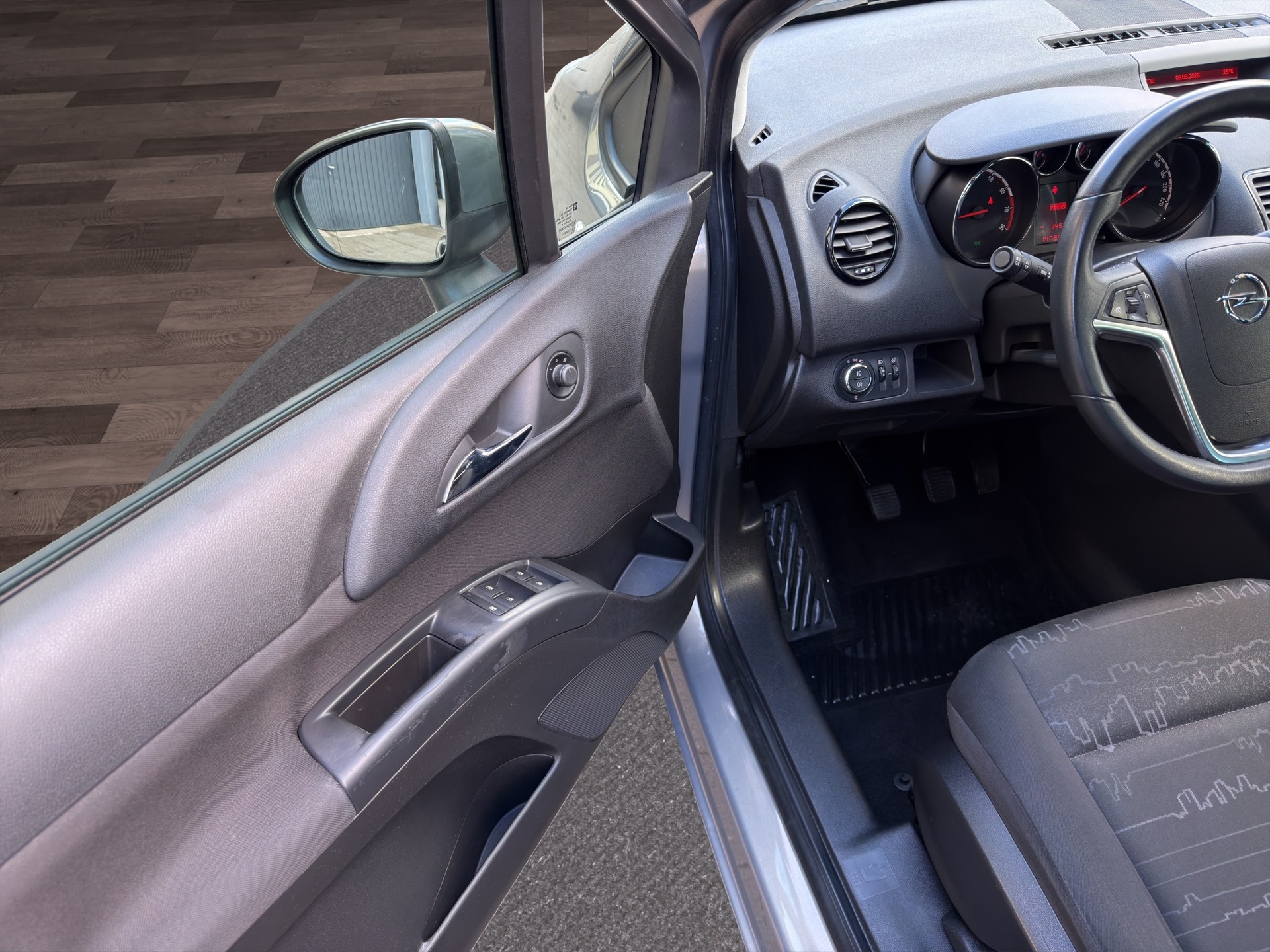 OPEL Meriva 1.4 Turbo Enjoy-image-19