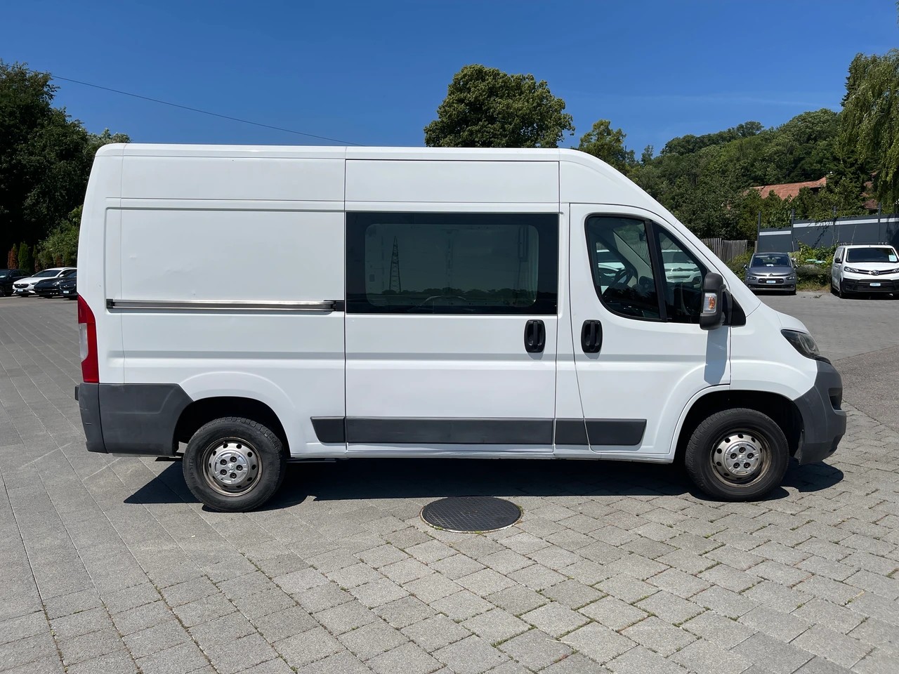 PEUGEOT Boxer 2.2 HDI 335 Allure L2H2-image-5