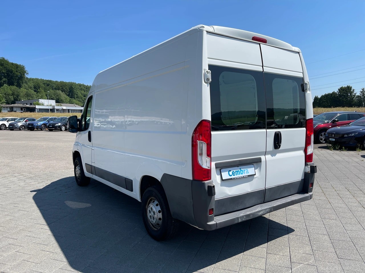 PEUGEOT Boxer 2.2 HDI 335 Allure L2H2-image-3