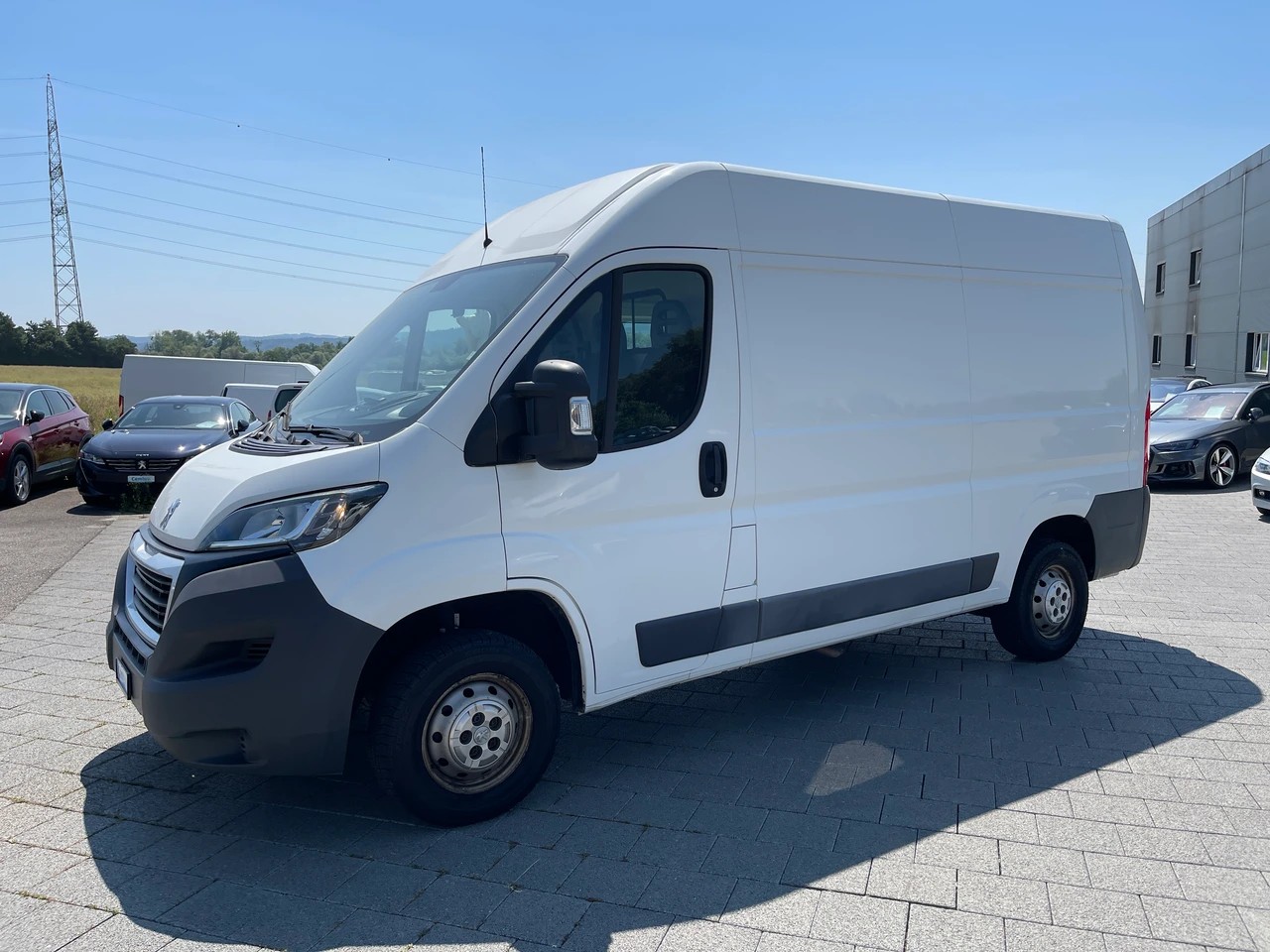 PEUGEOT Boxer 2.2 HDI 335 Allure L2H2-image-1